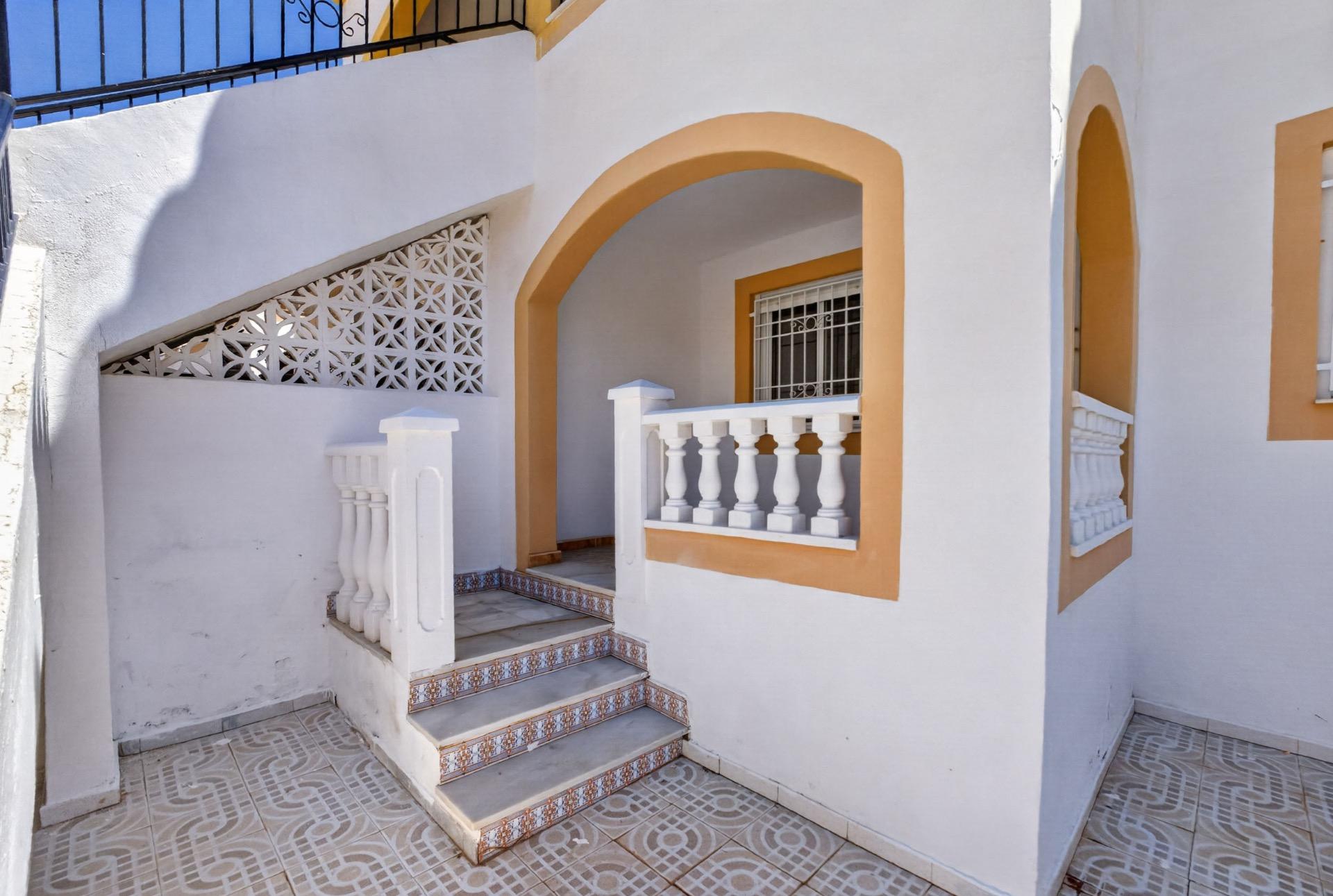 Terrace in apartment for sale in Torrevieja