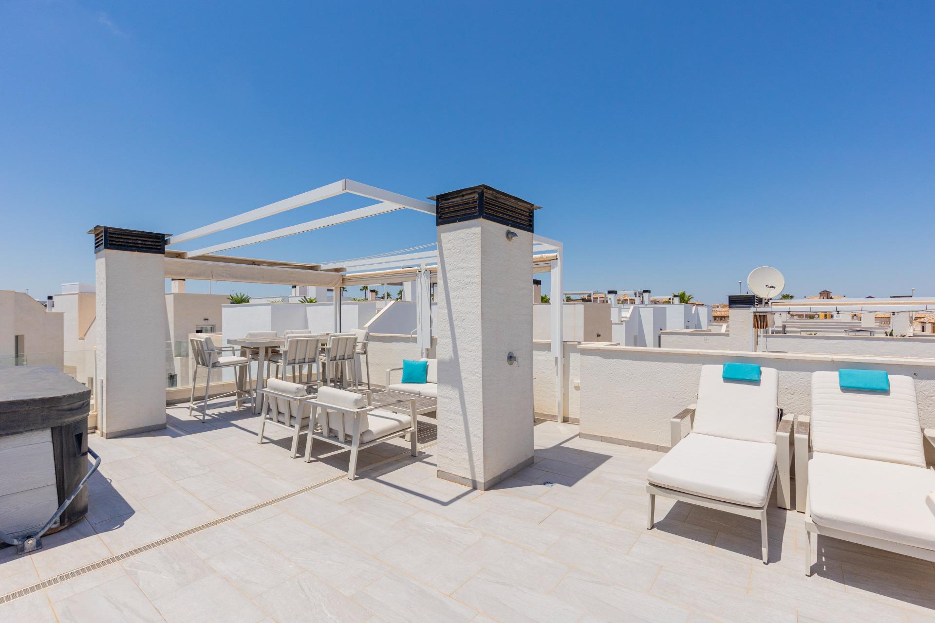 Kitchen in villa for sale in Orihuela Costa