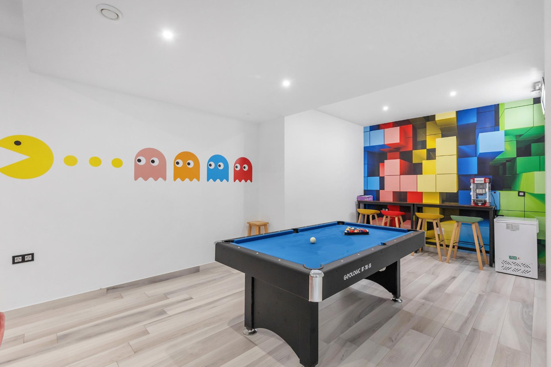Dining area in villa for sale in Orihuela Costa