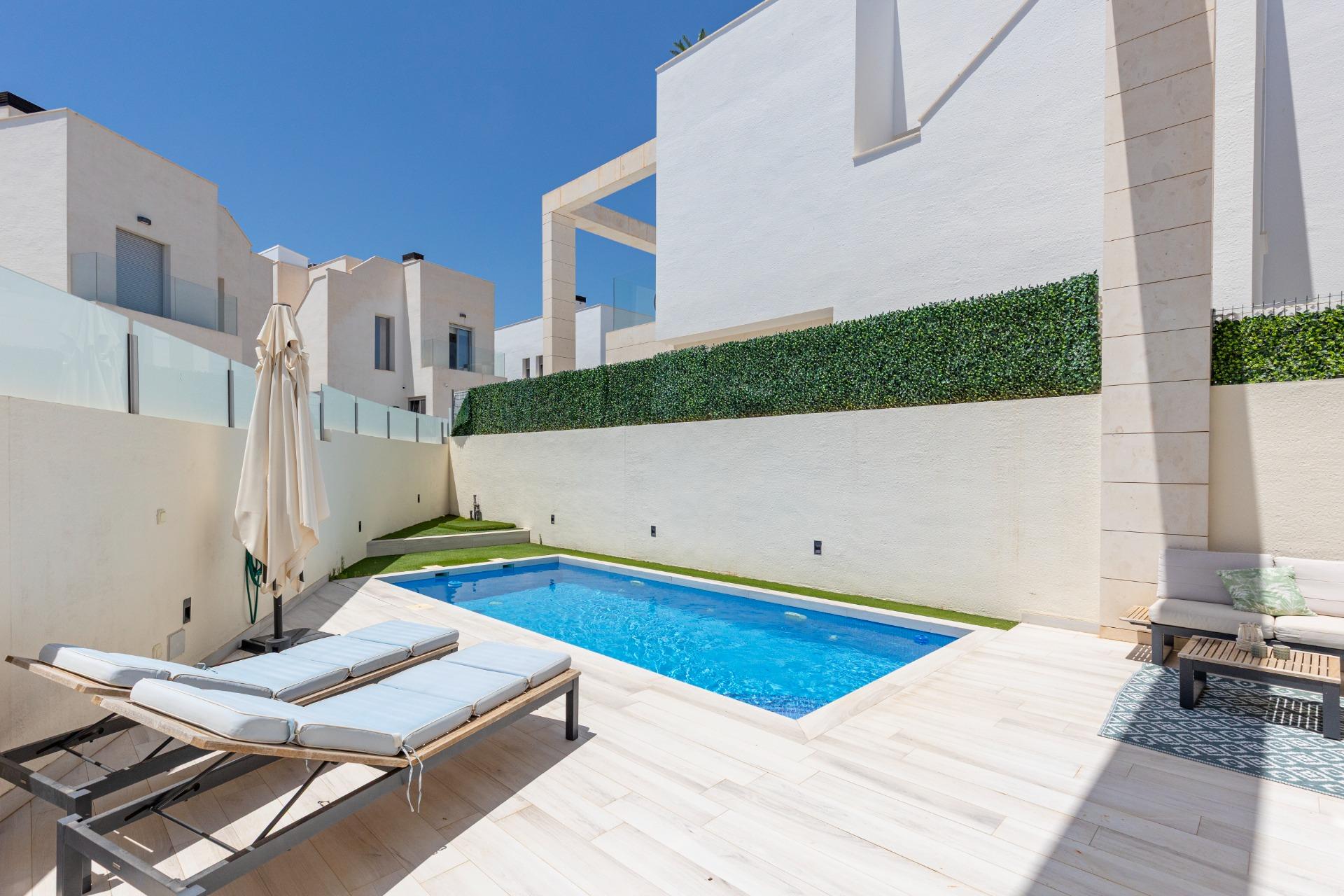 Kitchen in villa for sale in Orihuela Costa