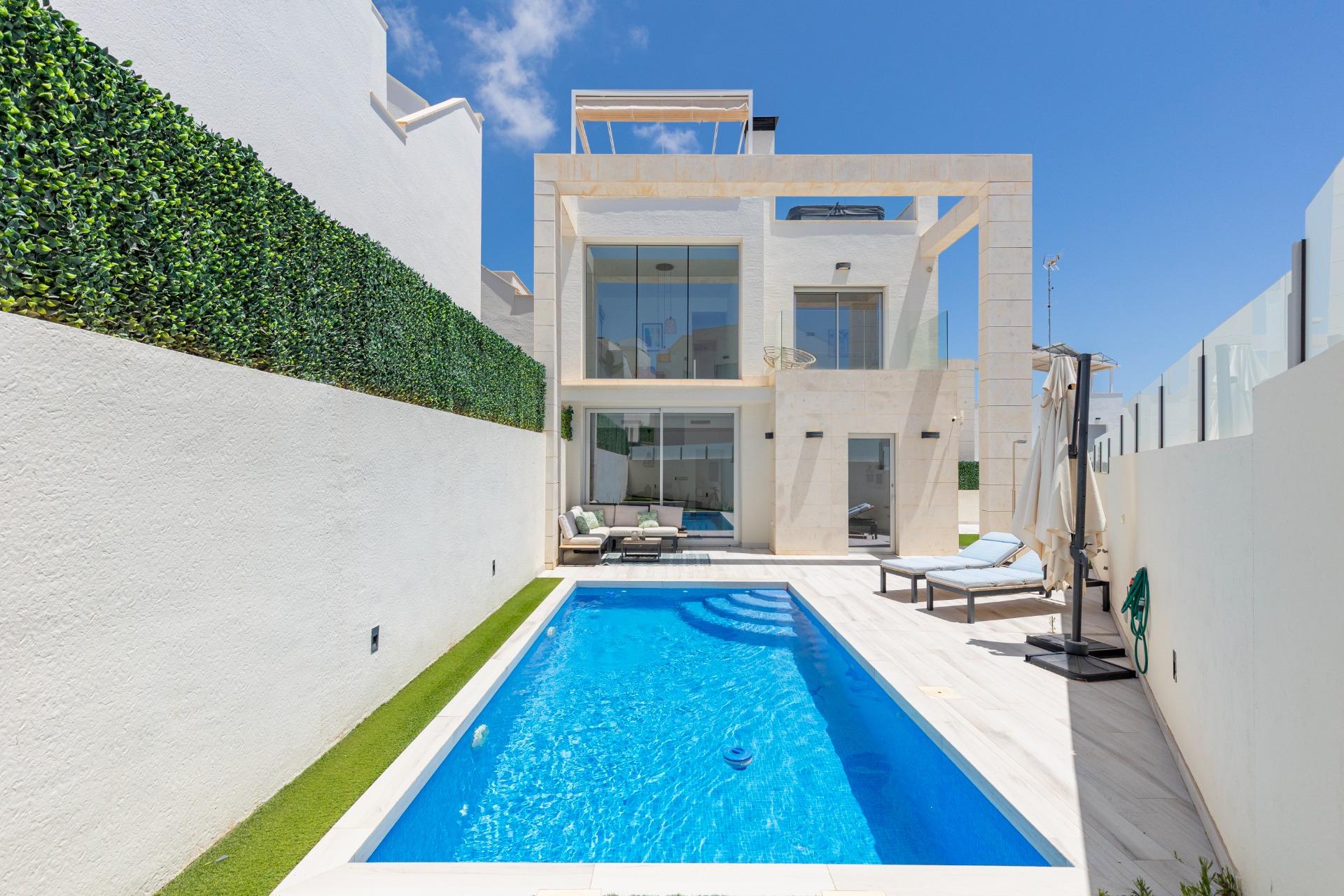 Master bedroom in villa for sale in Orihuela Costa