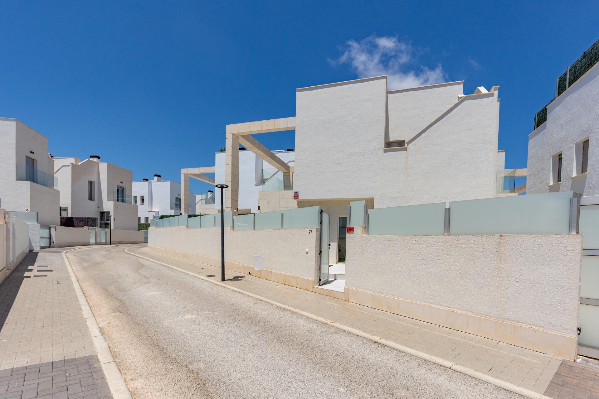 Bathroom in villa for sale in Orihuela Costa