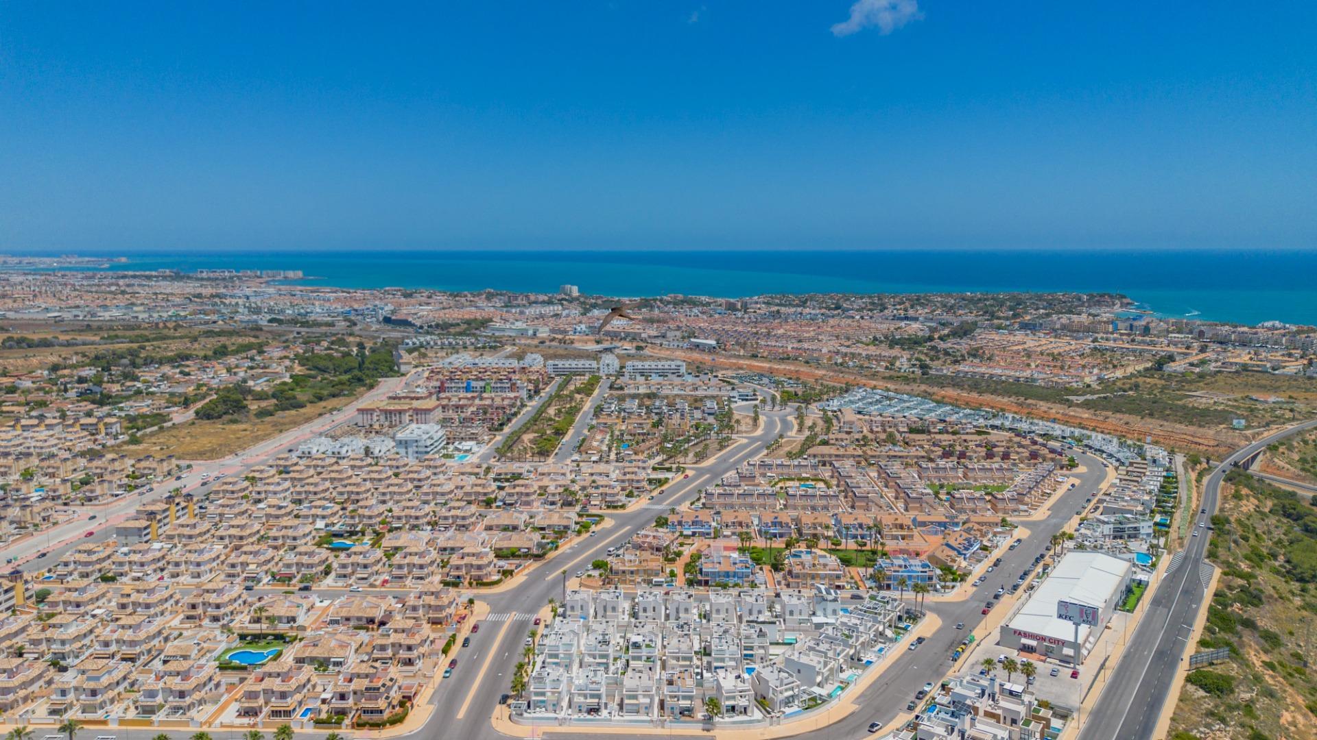 Terrace in villa for sale in Orihuela Costa