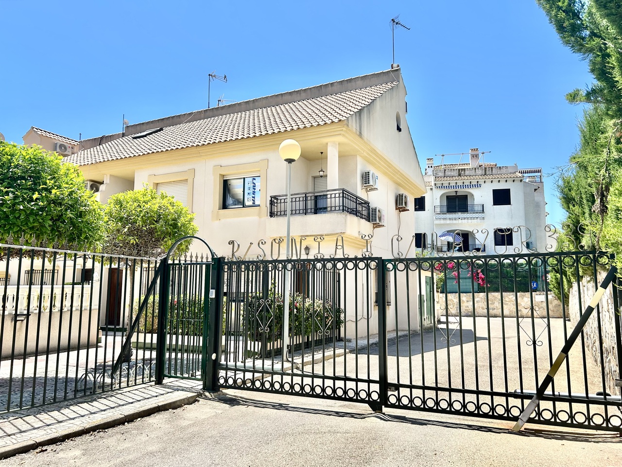 Living room in terraced for sale in La Zenia