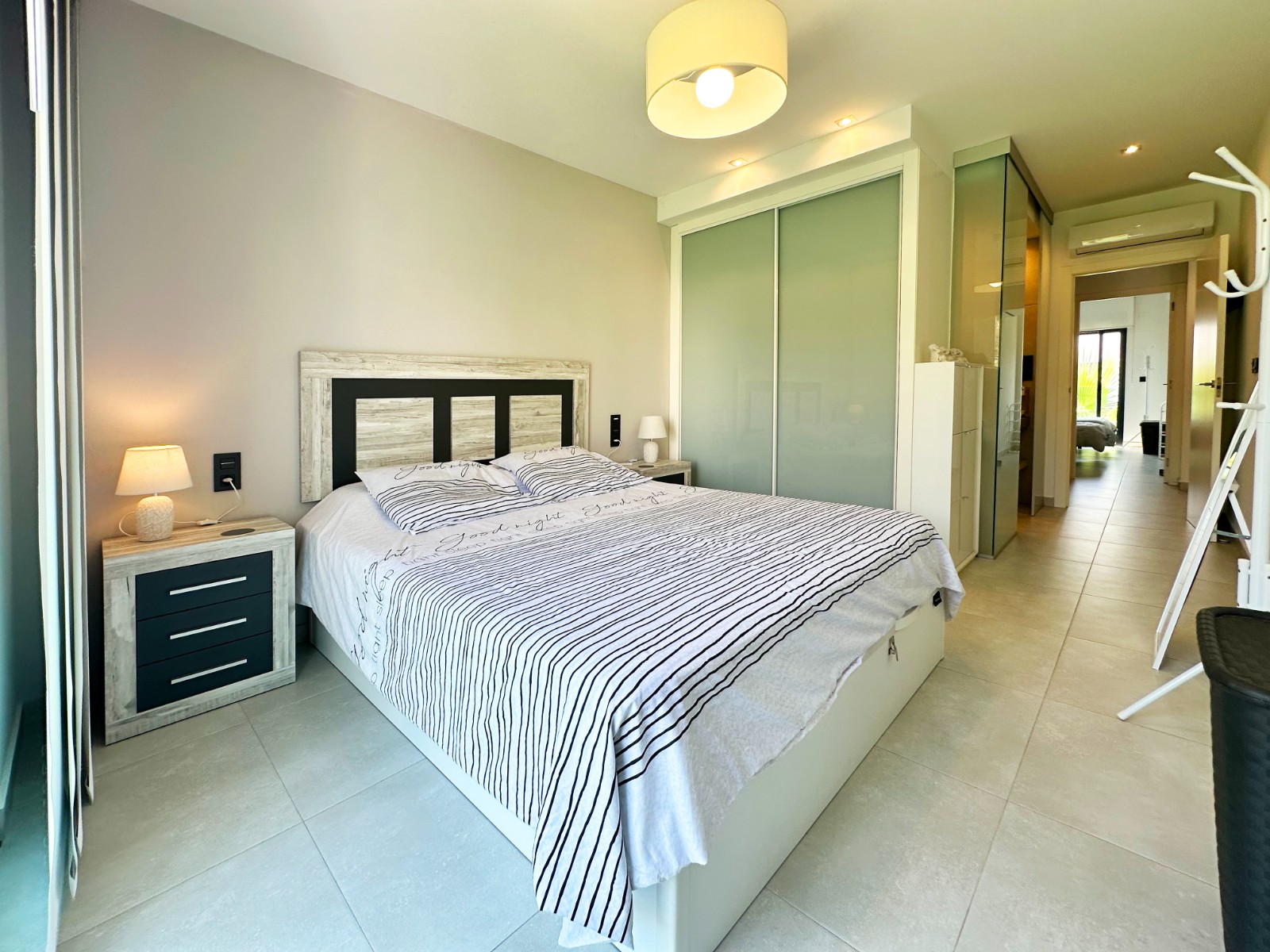 Master bedroom in penthouse for sale in Guardamar del Segura