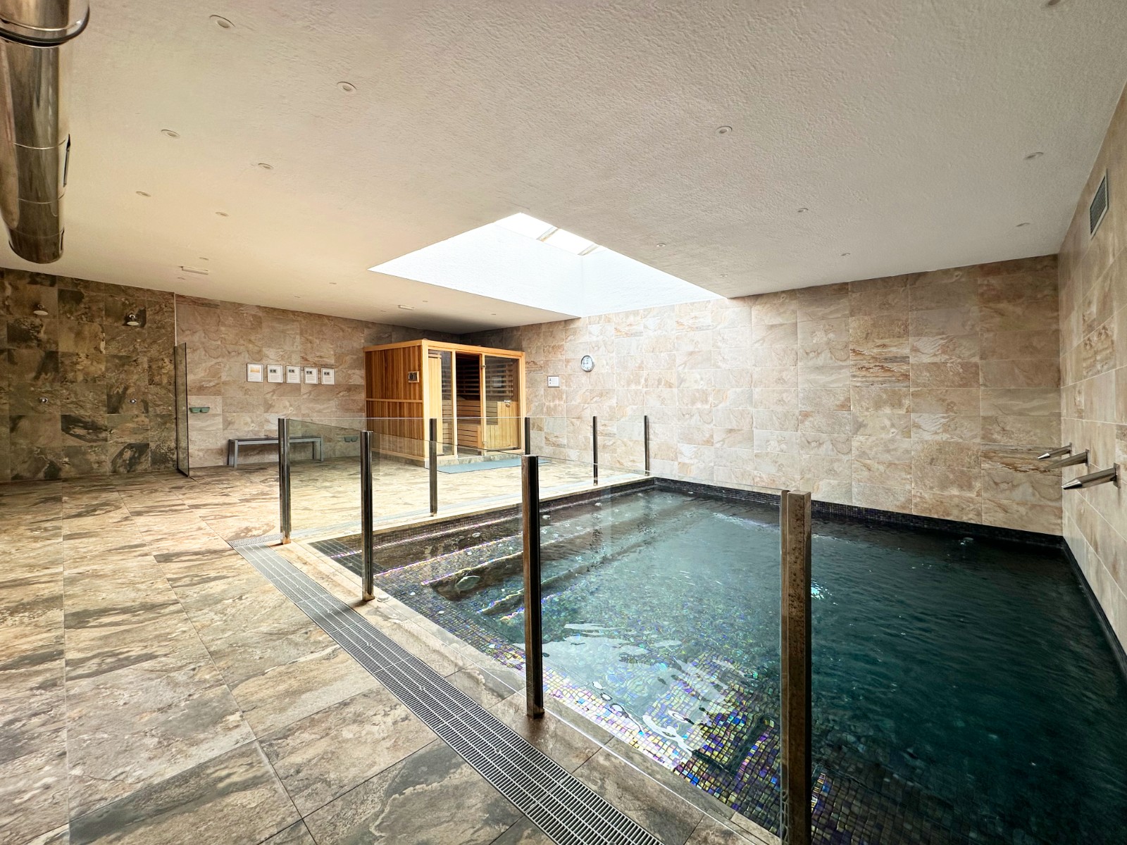 Pool area in penthouse for sale in Guardamar del Segura