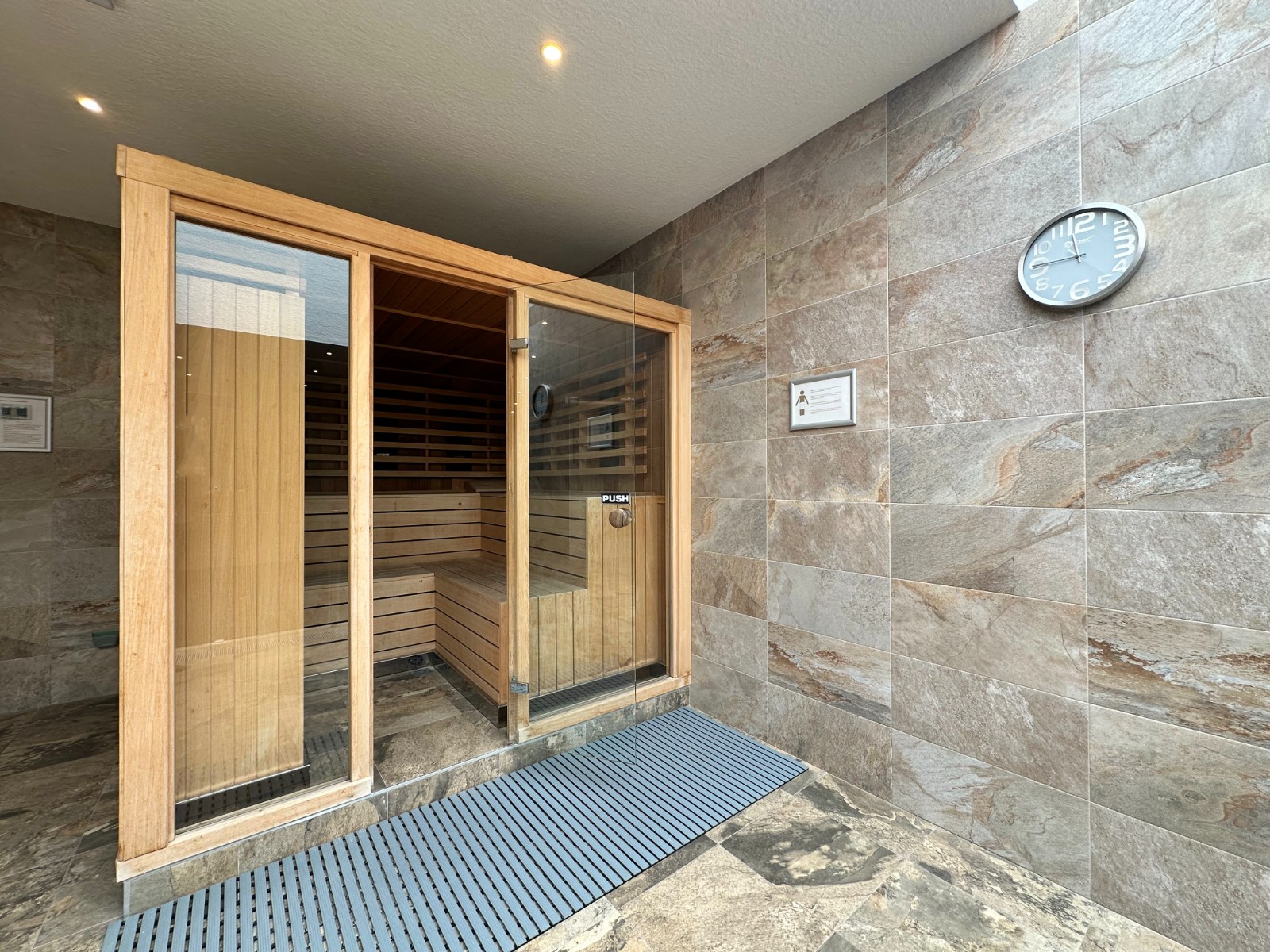Garden in penthouse for sale in Guardamar del Segura
