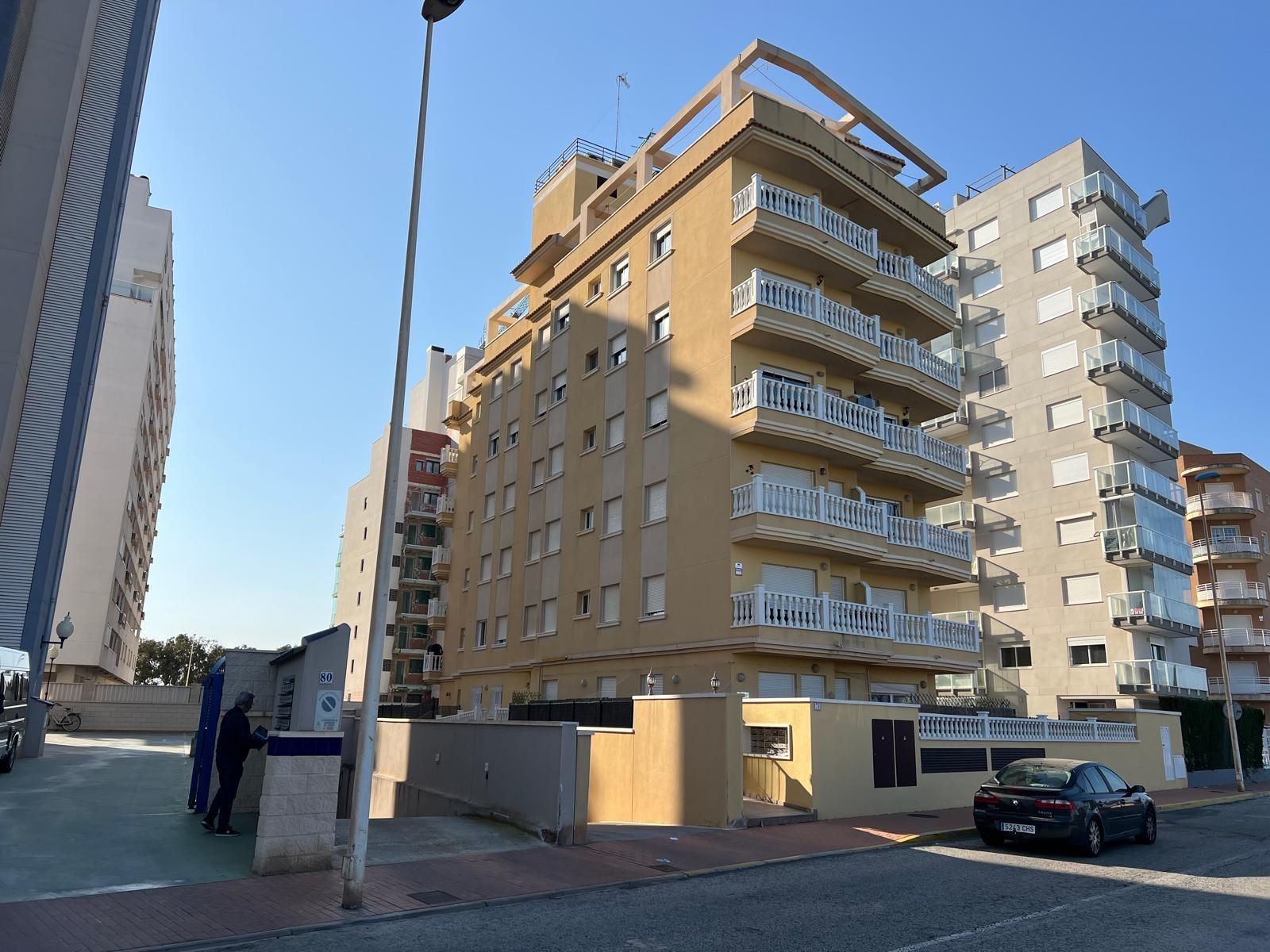 Master bedroom in apartment for sale in Guardamar del Segura