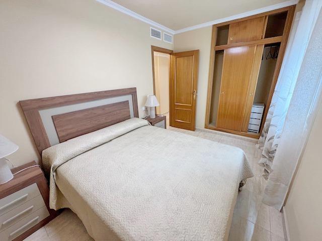 Bedroom in apartment for sale in Guardamar del Segura