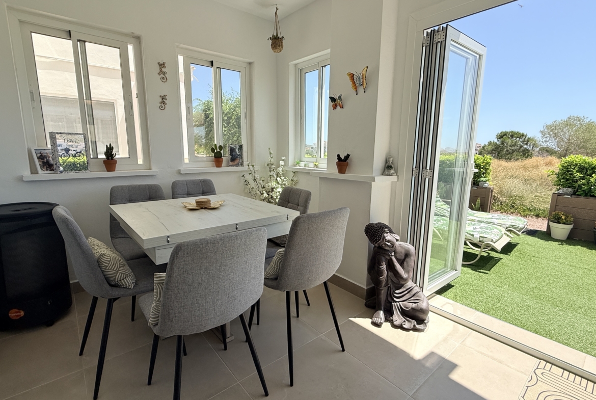 Resort Apartment con Vista sul Campo da Golf: un Tocco di Lusso nella Costa Blanca