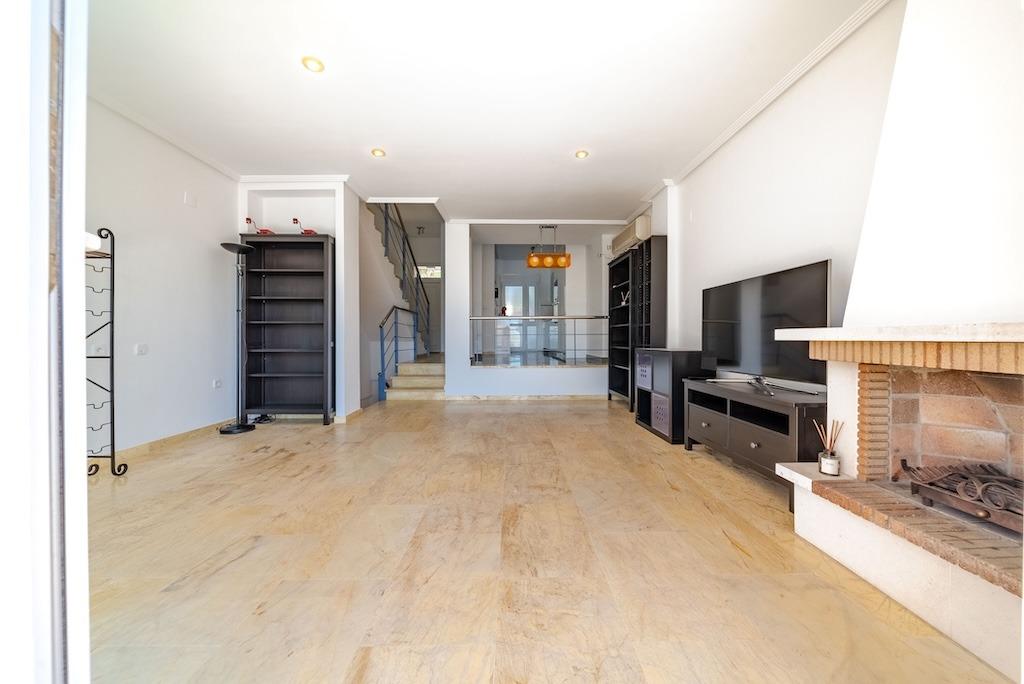 Dining area in terraced for sale in Orihuela Costa