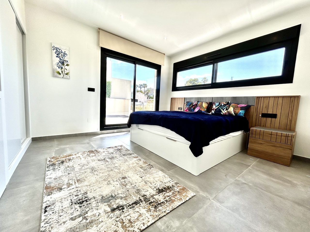 Master bedroom in villa for sale in Villamartin