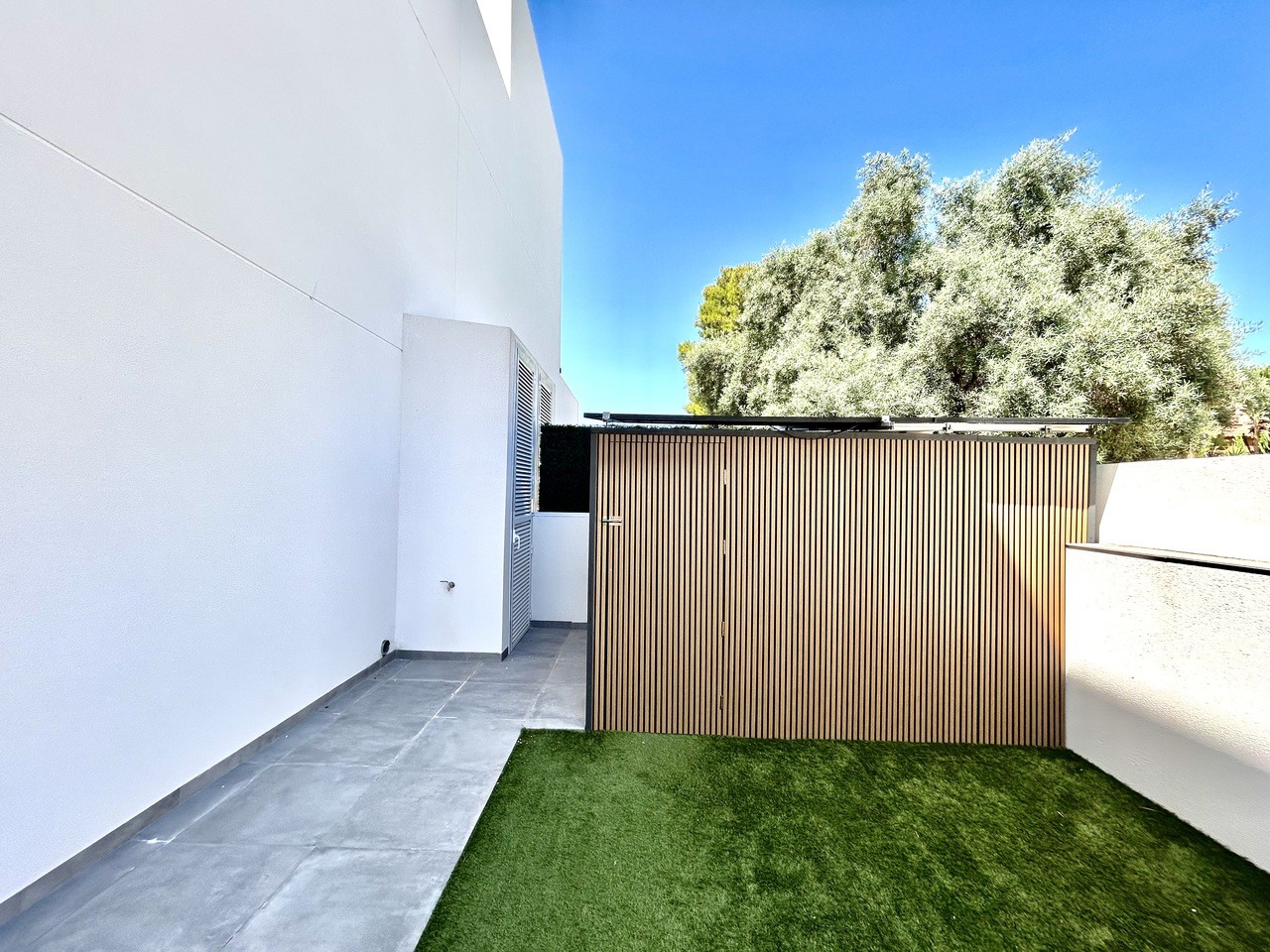 Bedroom in villa for sale in Villamartin