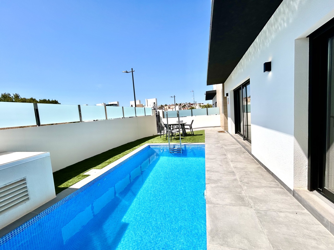 Garden in villa for sale in Villamartin