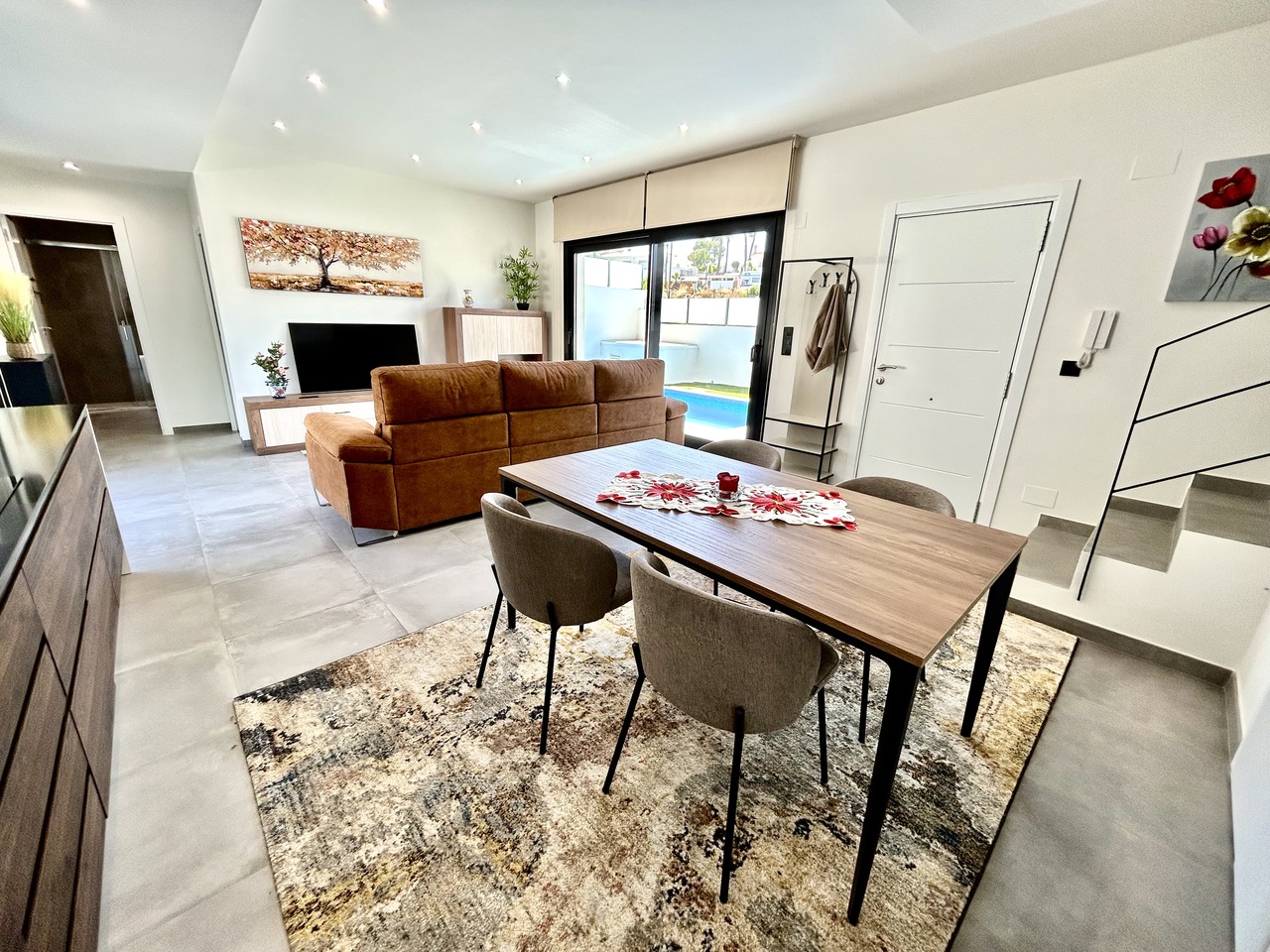 Dining area in villa for sale in Villamartin