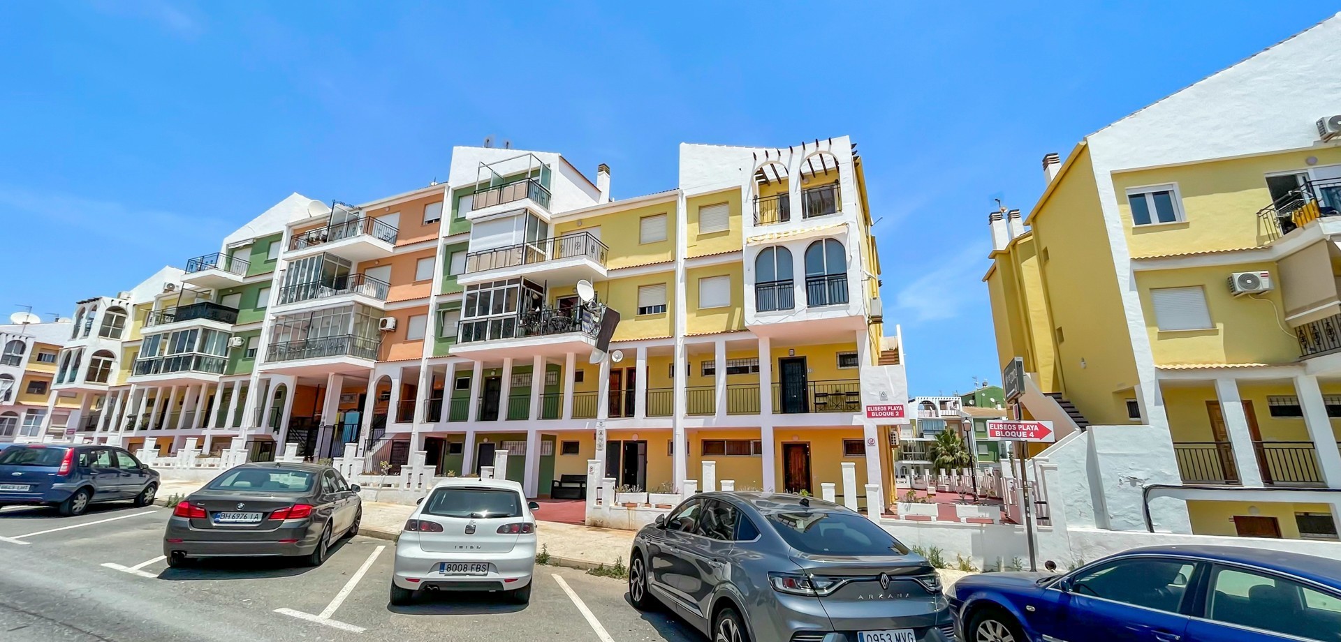 Kitchen in apartment for sale in Torrevieja