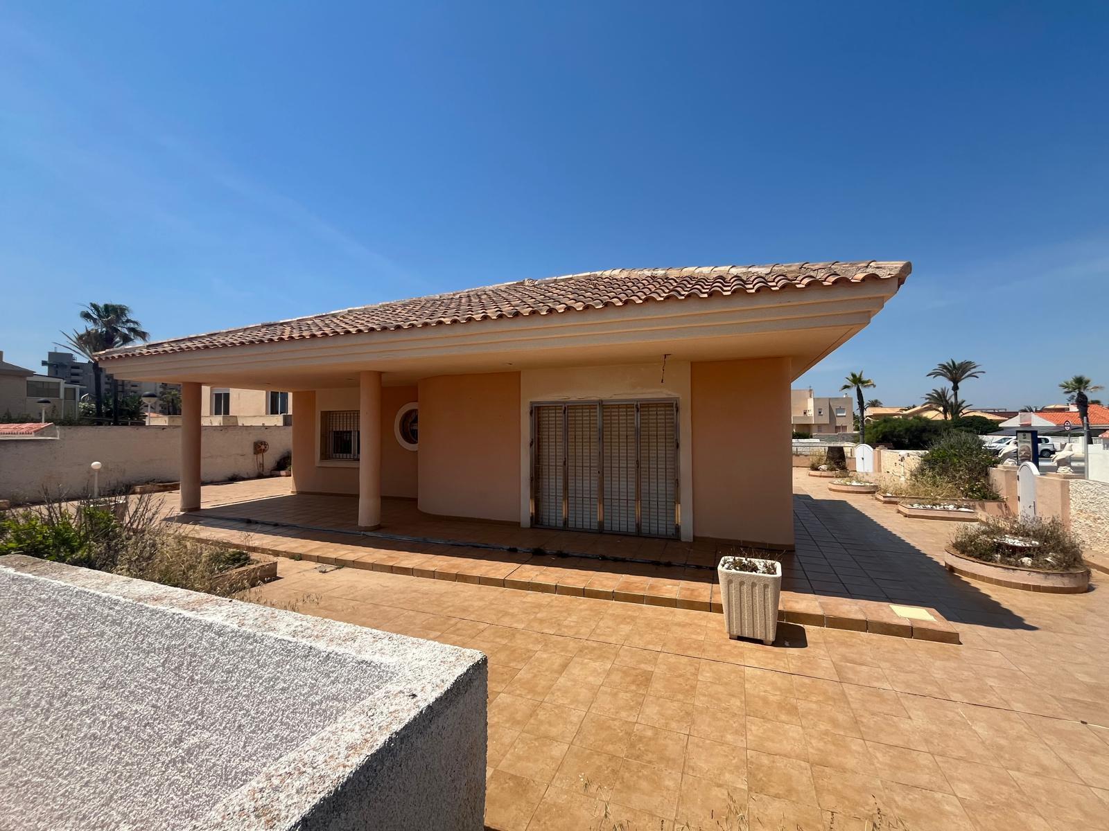Sérstök villa á Bellavista strand – La Manga