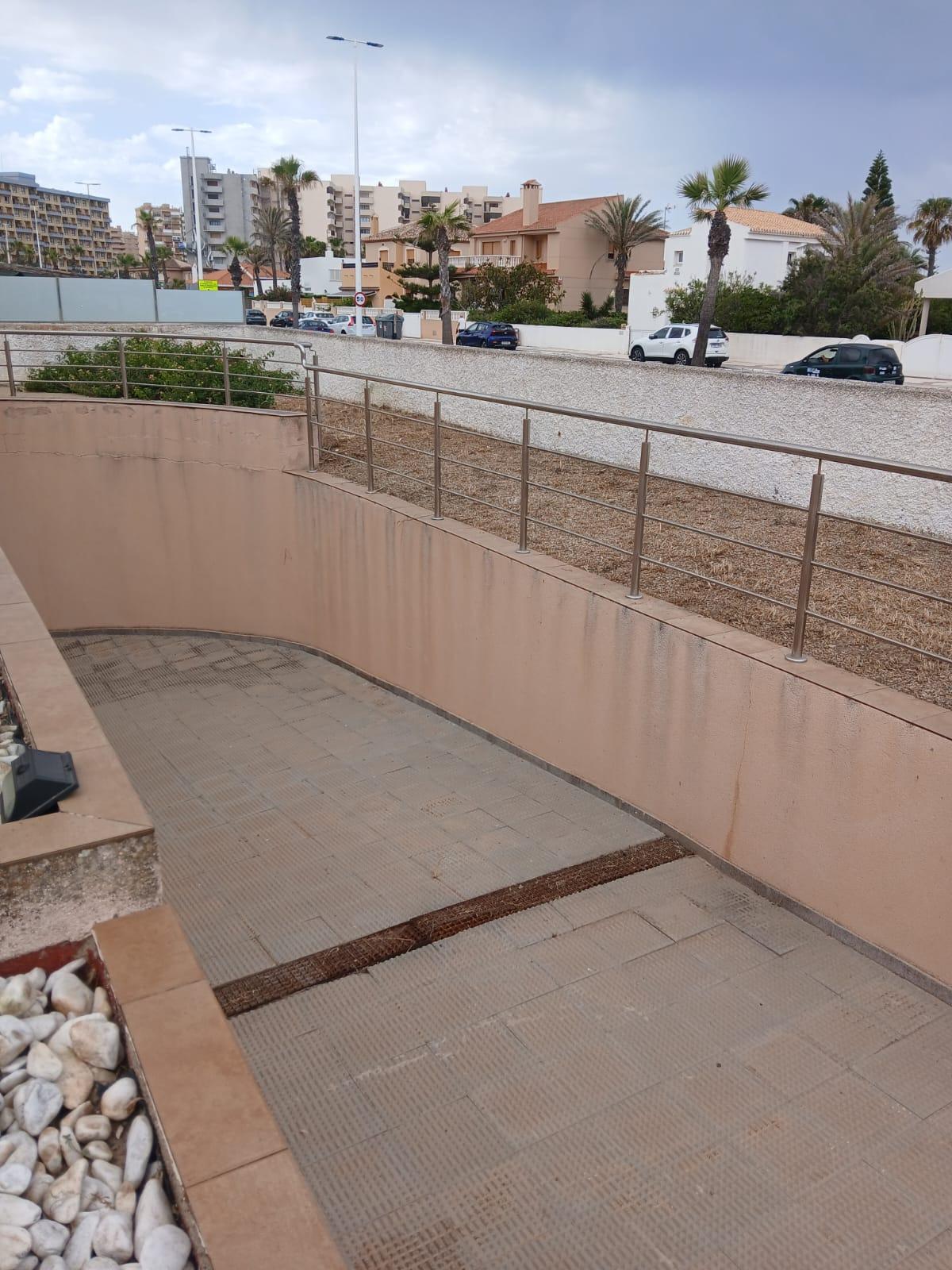 Terrace in villa for sale in La Manga del Mar Menor