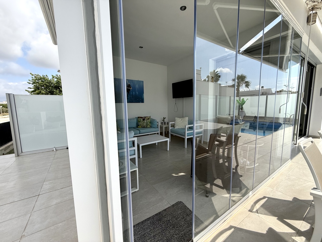 Pool area in villa for sale in Dolores