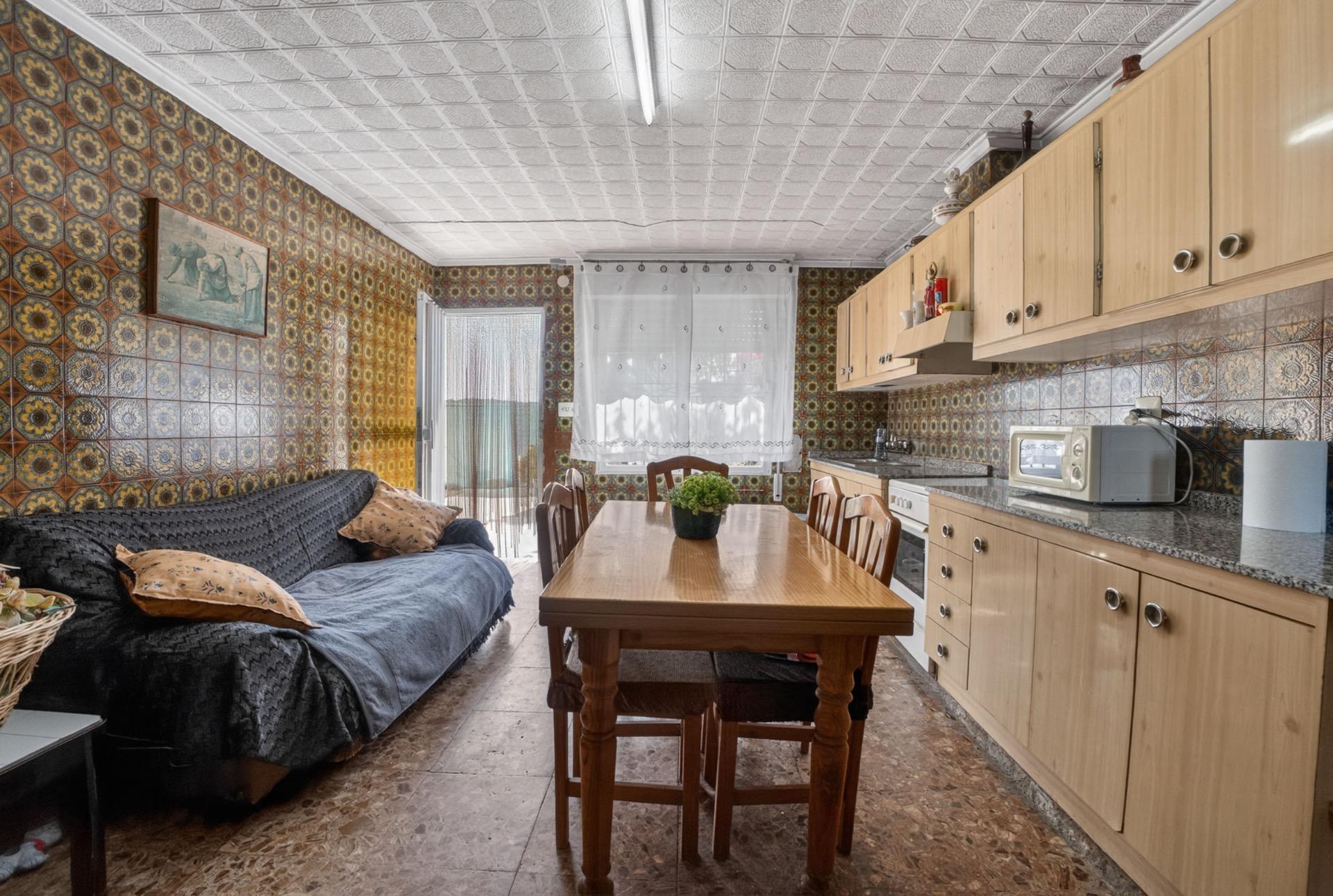 Bedroom in finca for sale in Orihuela