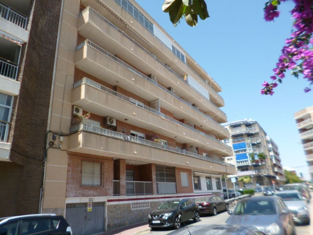 Bedroom in apartment for sale in Villamartin