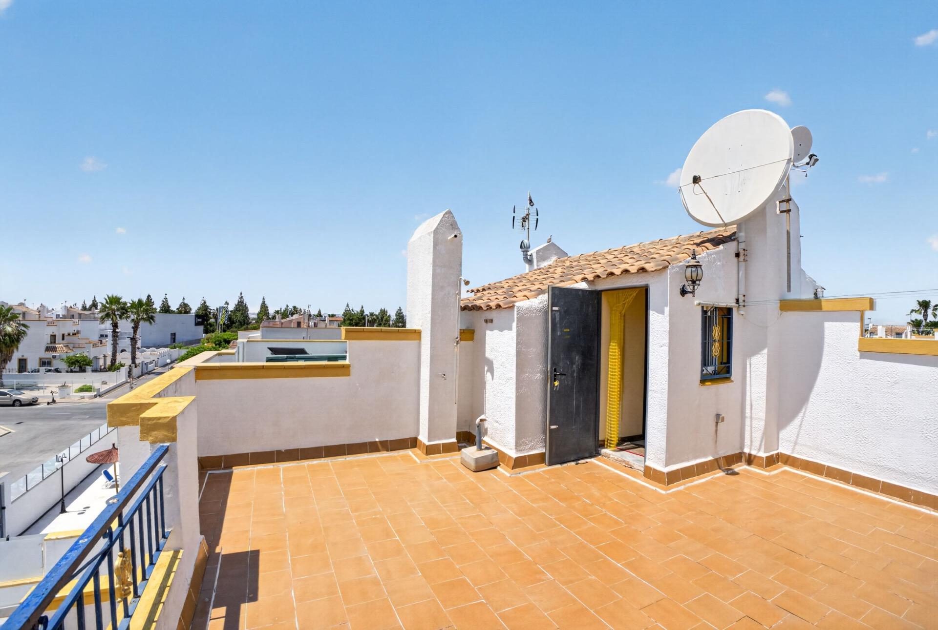Bathroom in duplex for sale in Torrevieja