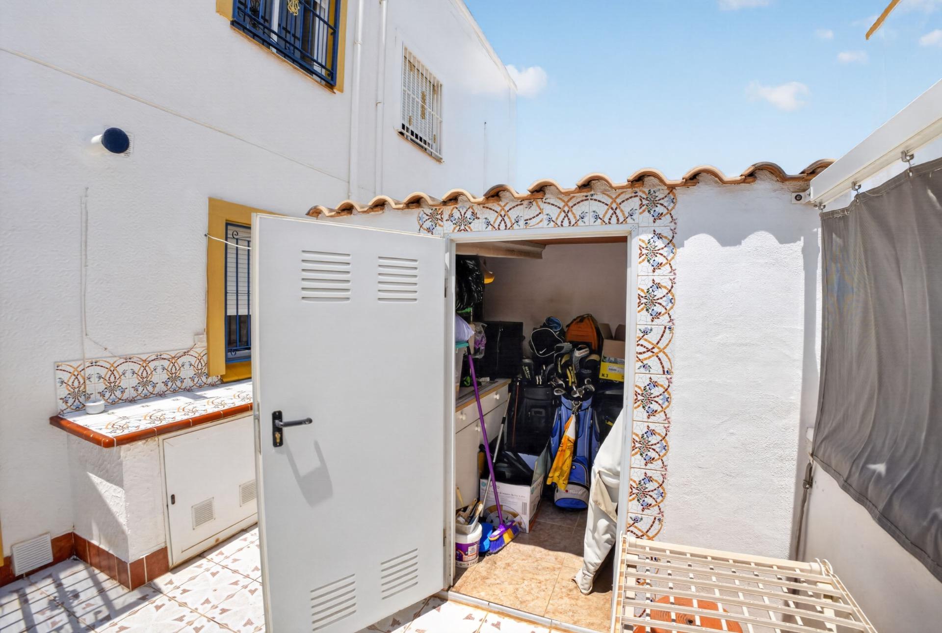 Garden in duplex for sale in Torrevieja