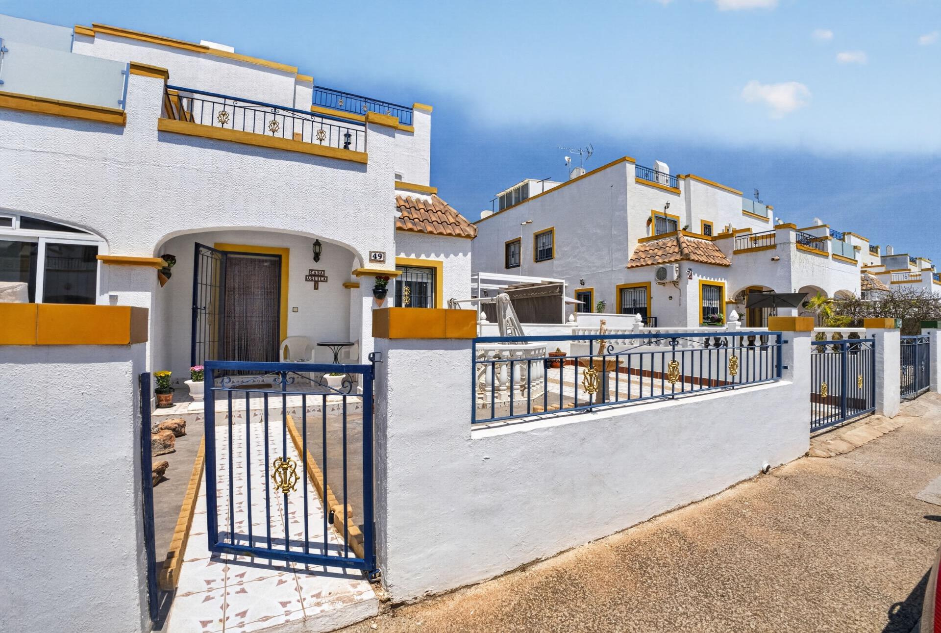 Bedroom in duplex for sale in Torrevieja