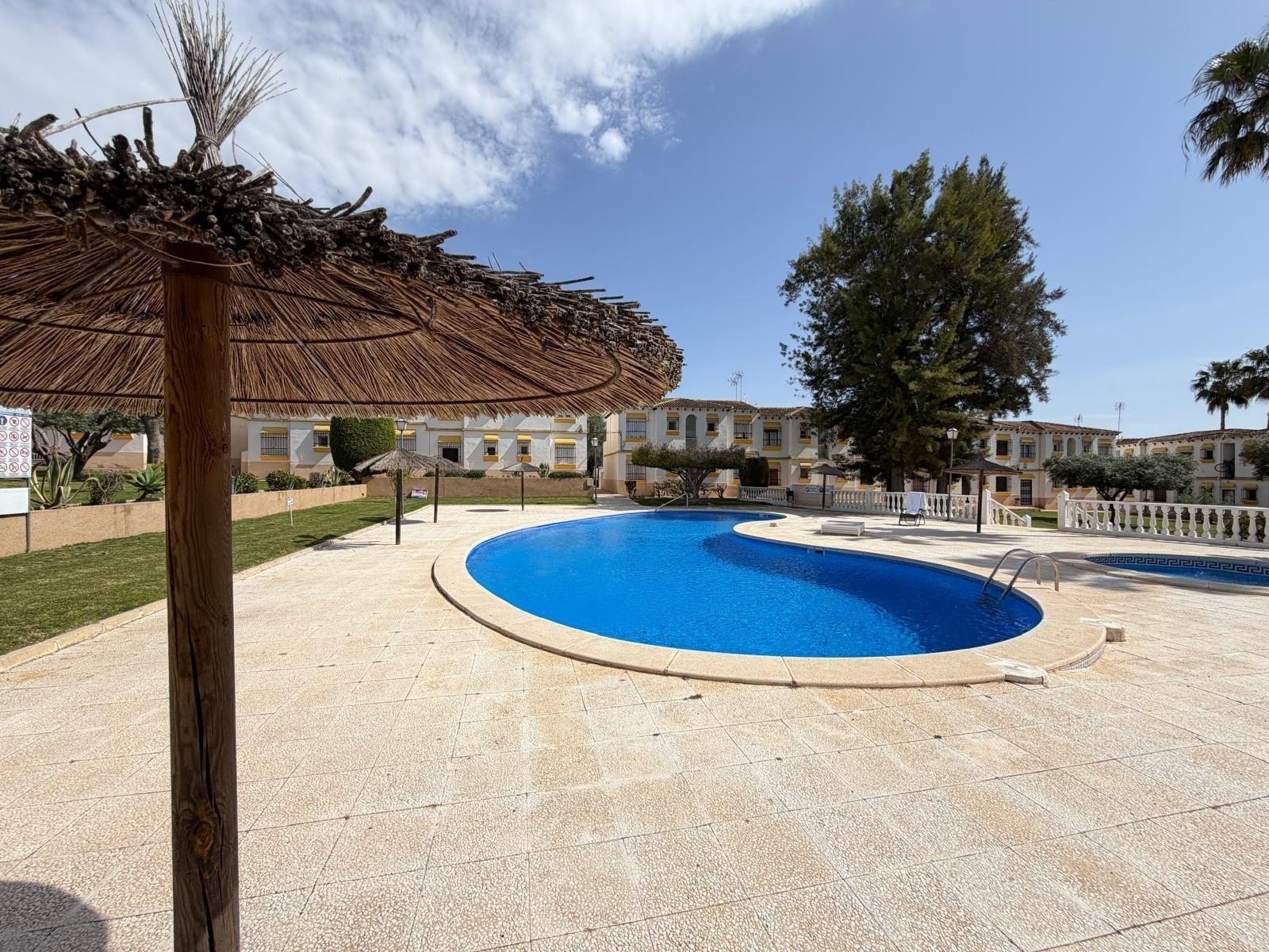 Garden in apartment for sale in San Miguel de Salinas