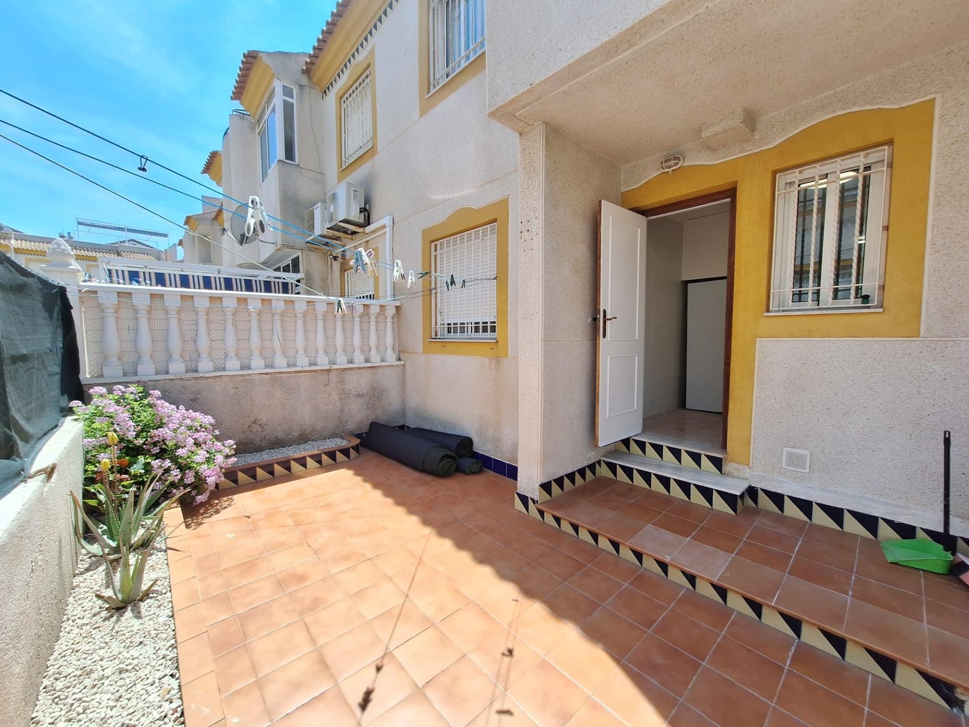 Master bedroom in bungalow for sale in Torrevieja