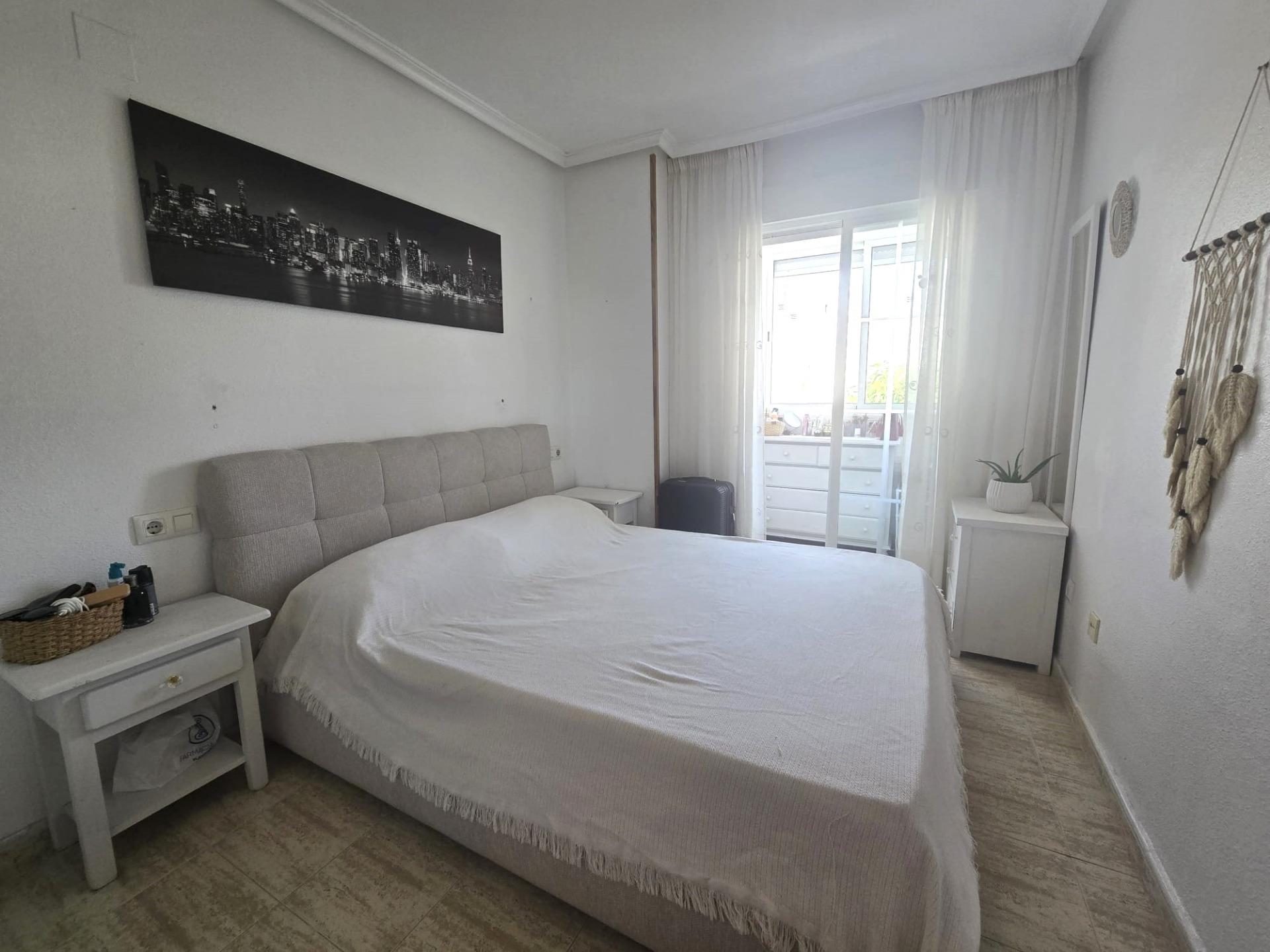 Master bedroom in apartment for sale in Torrevieja
