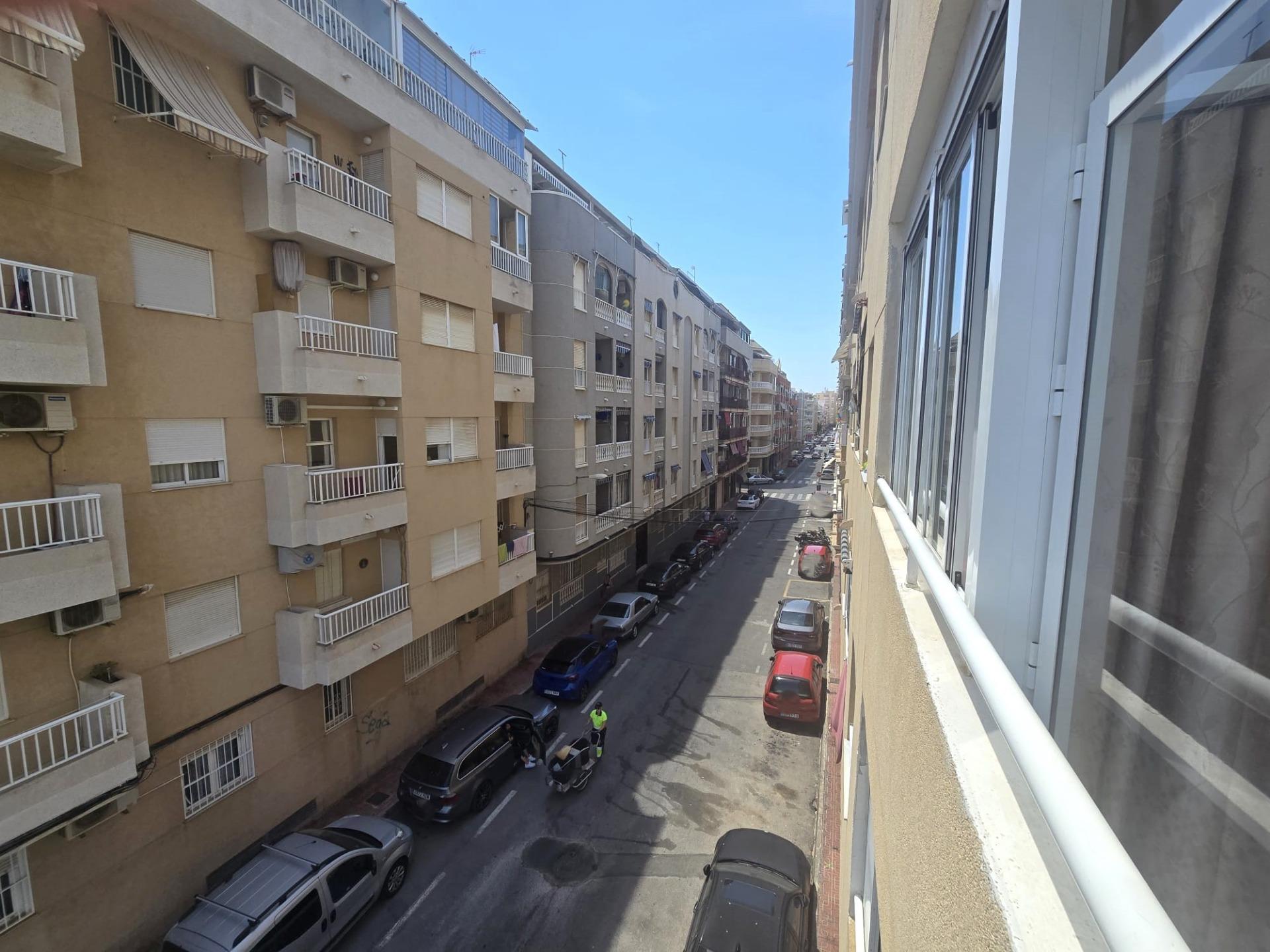 Master bedroom in apartment for sale in Torrevieja