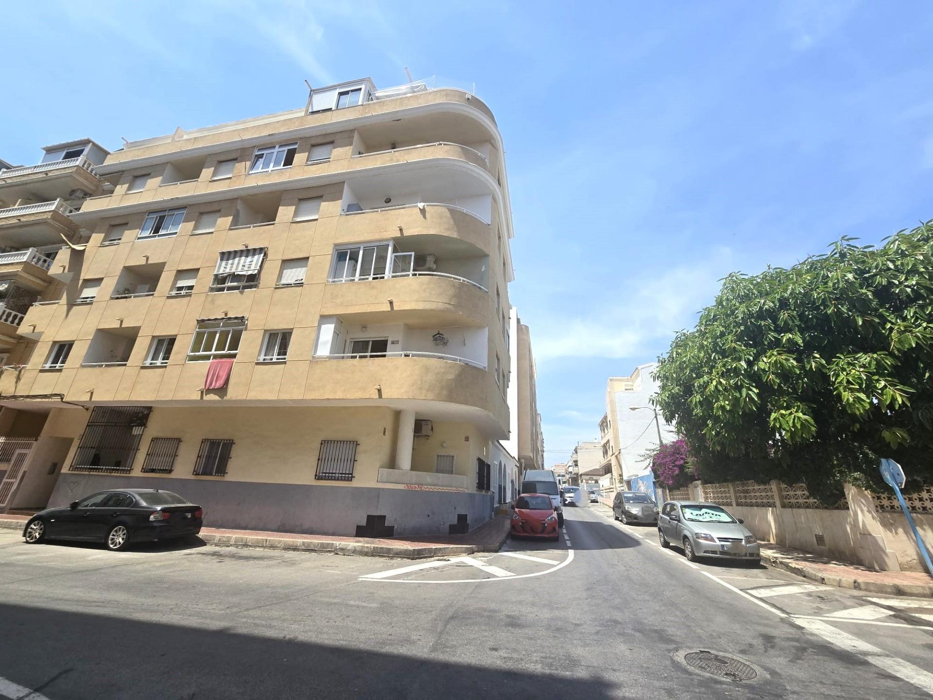 Garden in apartment for sale in Torrevieja