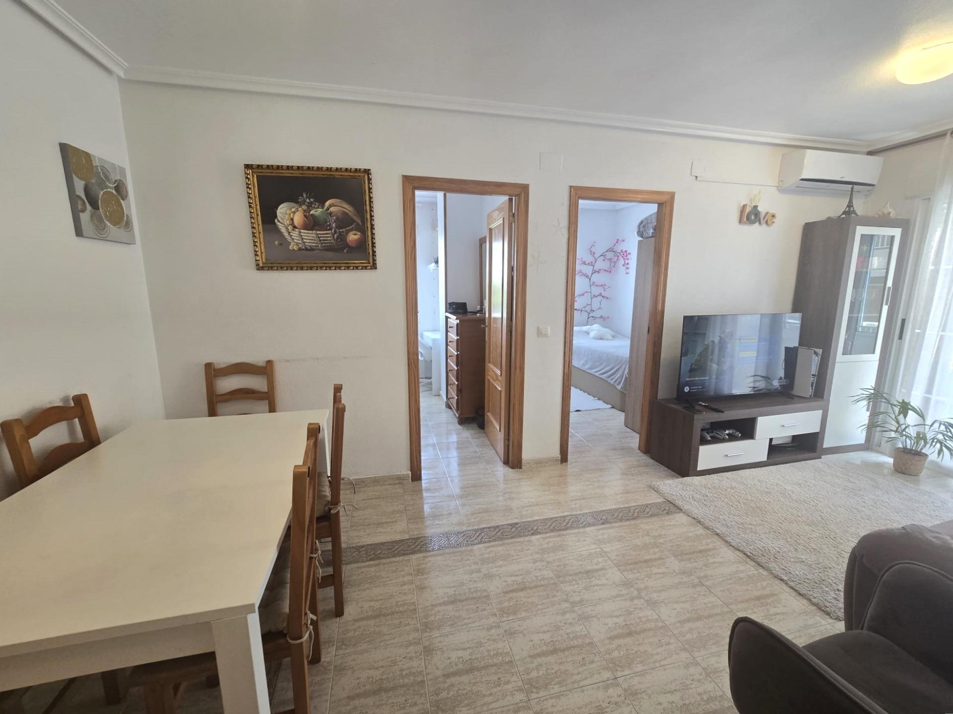 Bedroom in apartment for sale in Torrevieja