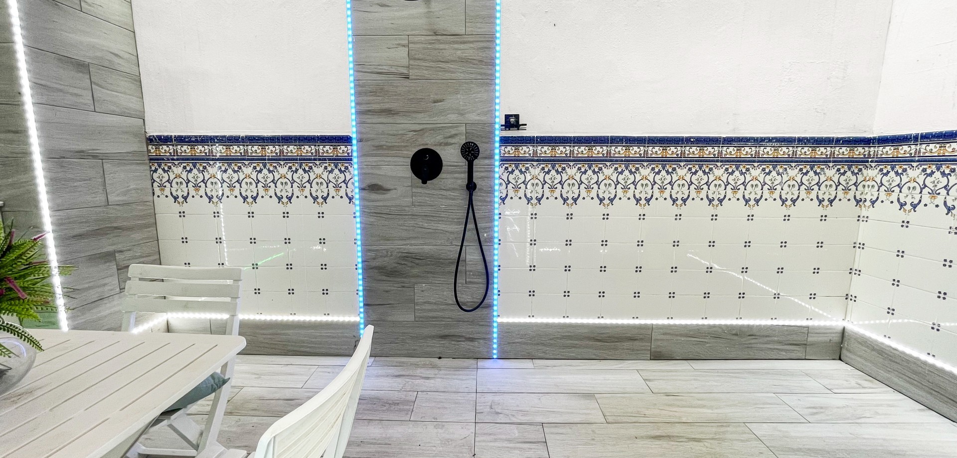 Pool area in apartment for sale in Torrevieja