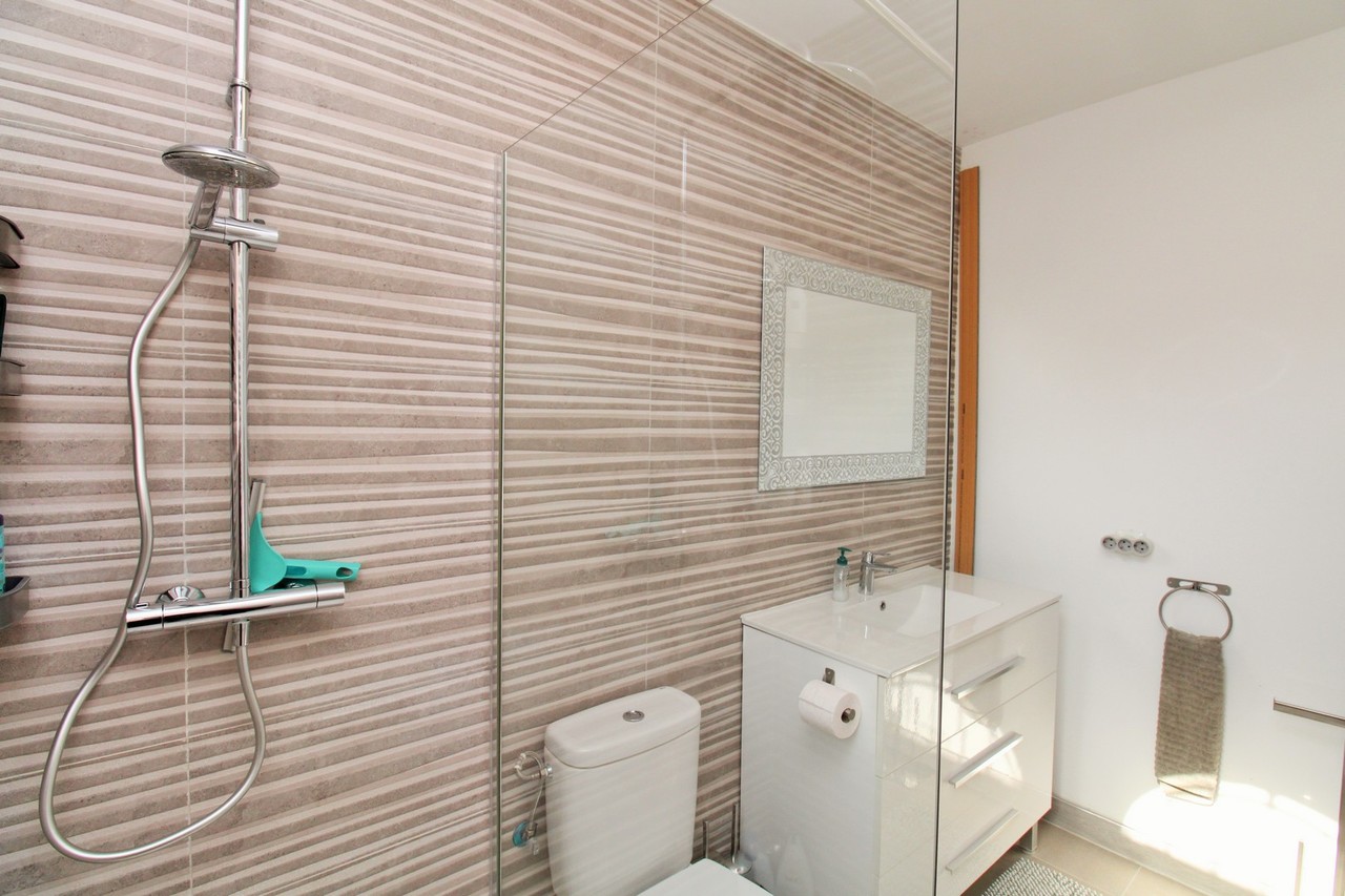 Bedroom in terraced for sale in Villamartin