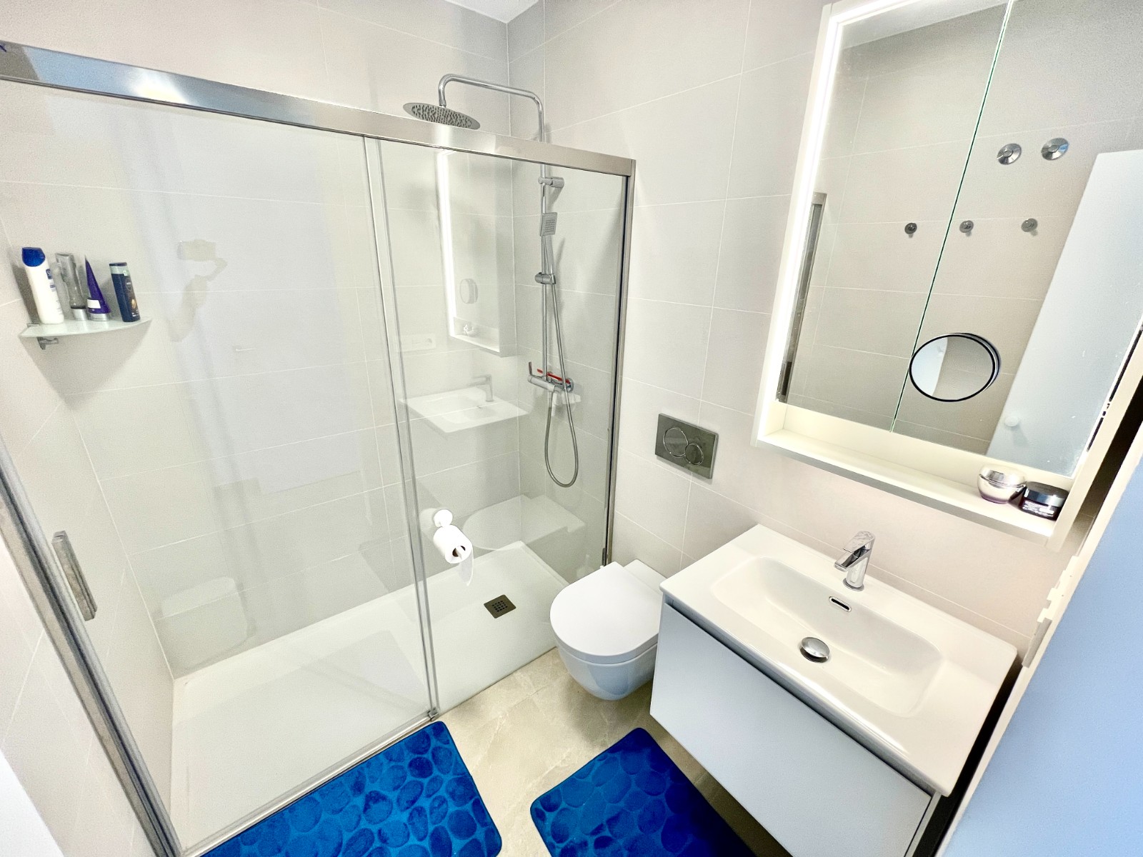 Master bedroom in apartment for sale in Benijofar