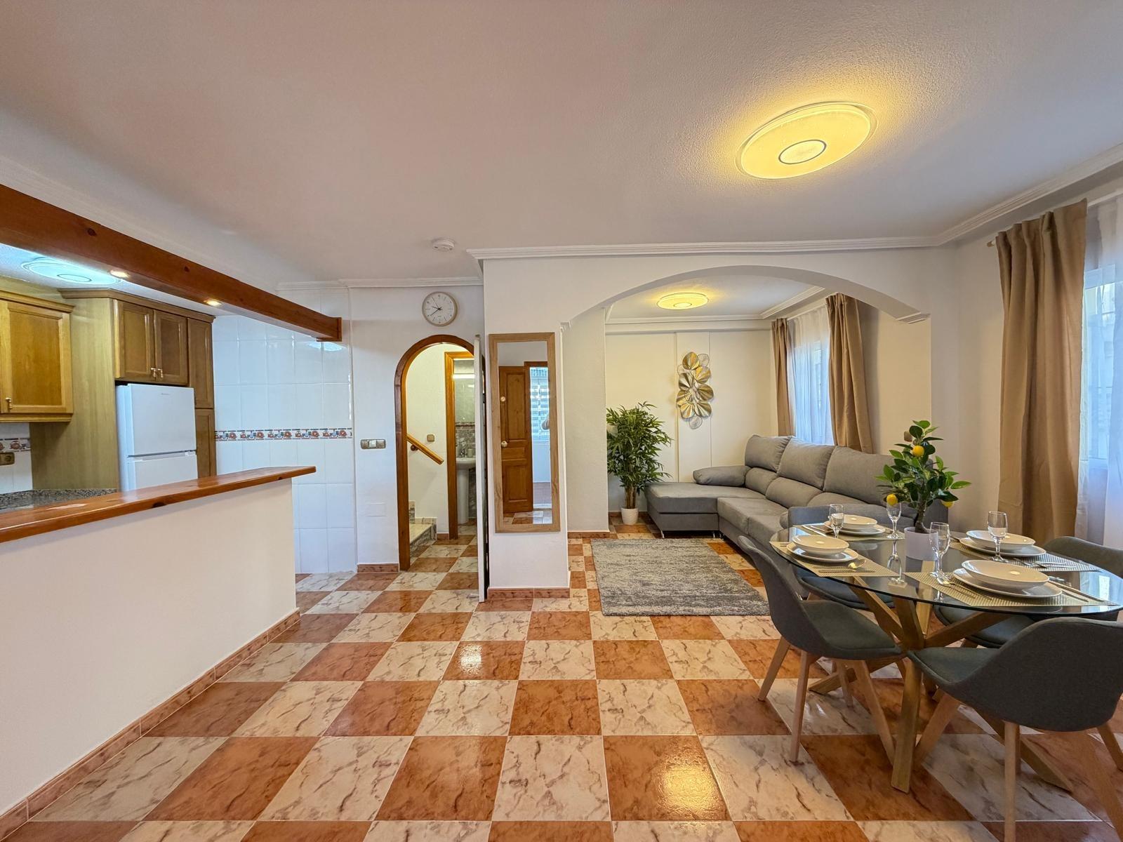 Dining area in terraced for sale in Orihuela Costa