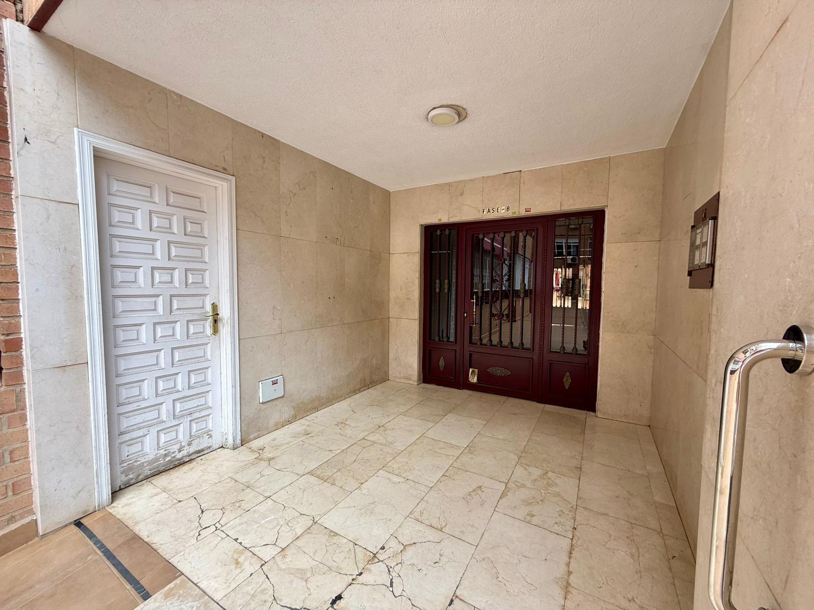 Bedroom in apartment for sale in Torrevieja