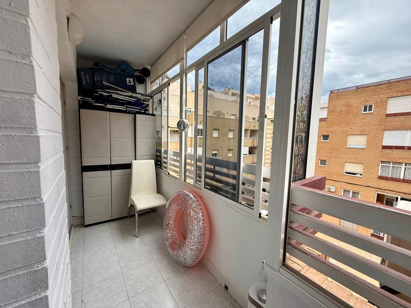 Bedroom in apartment for sale in Torrevieja