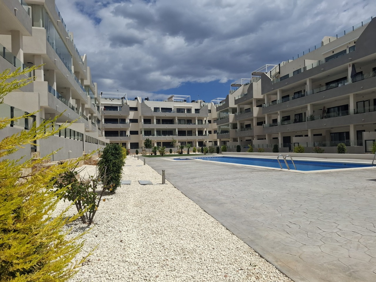 2024 m. modernus 3 miegamųjų apartamentas Los Dolses su privačia terasa ir jūros vaizdais