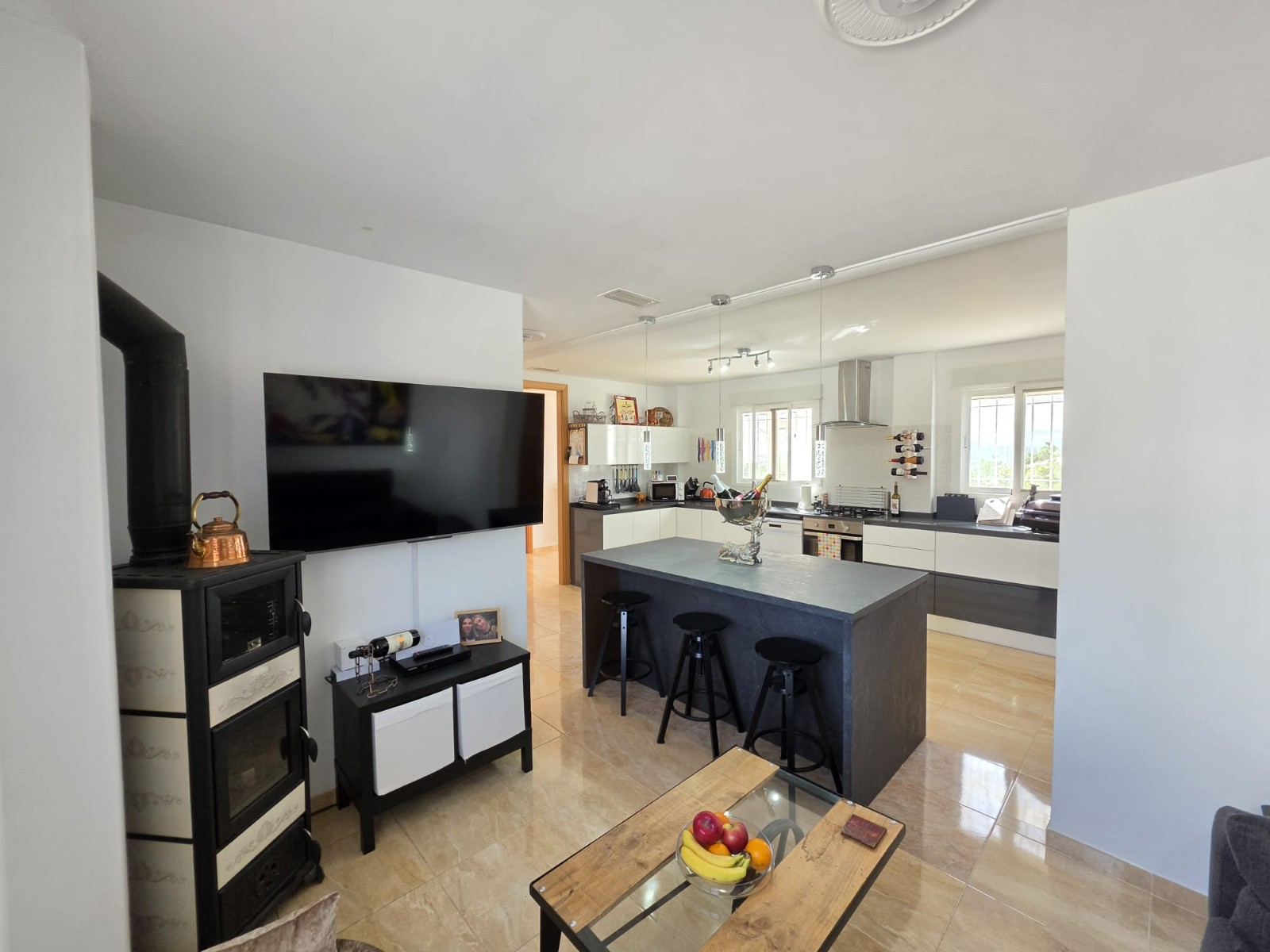 Master bedroom in villa for sale in Pinoso