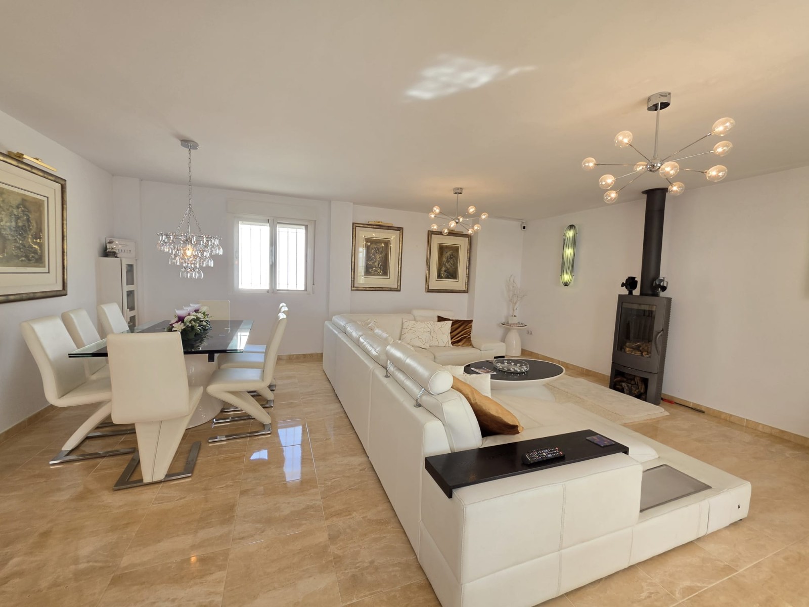 Dining area in villa for sale in Pinoso
