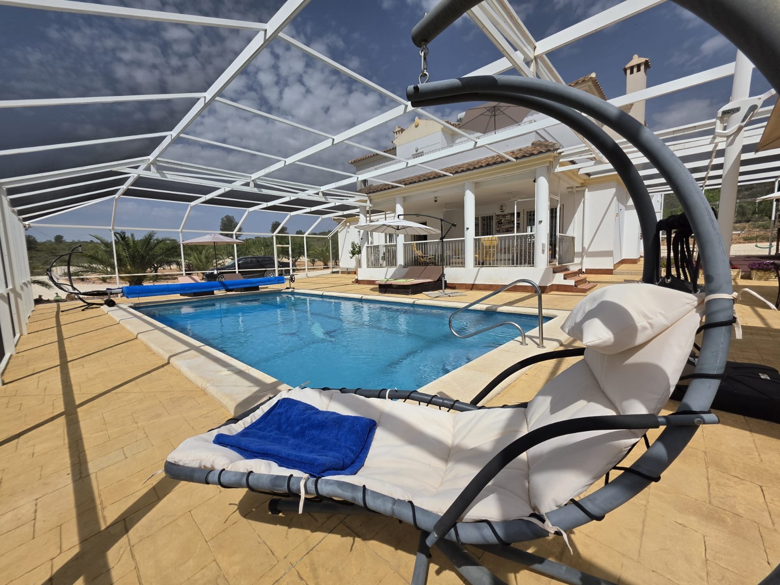 Bedroom in villa for sale in Pinoso