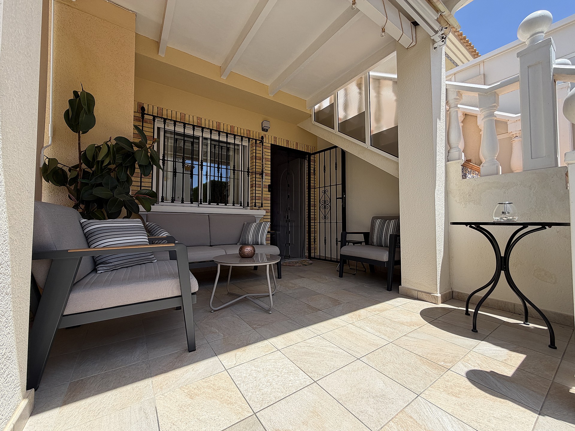 Garden in apartment for sale in Orihuela Costa