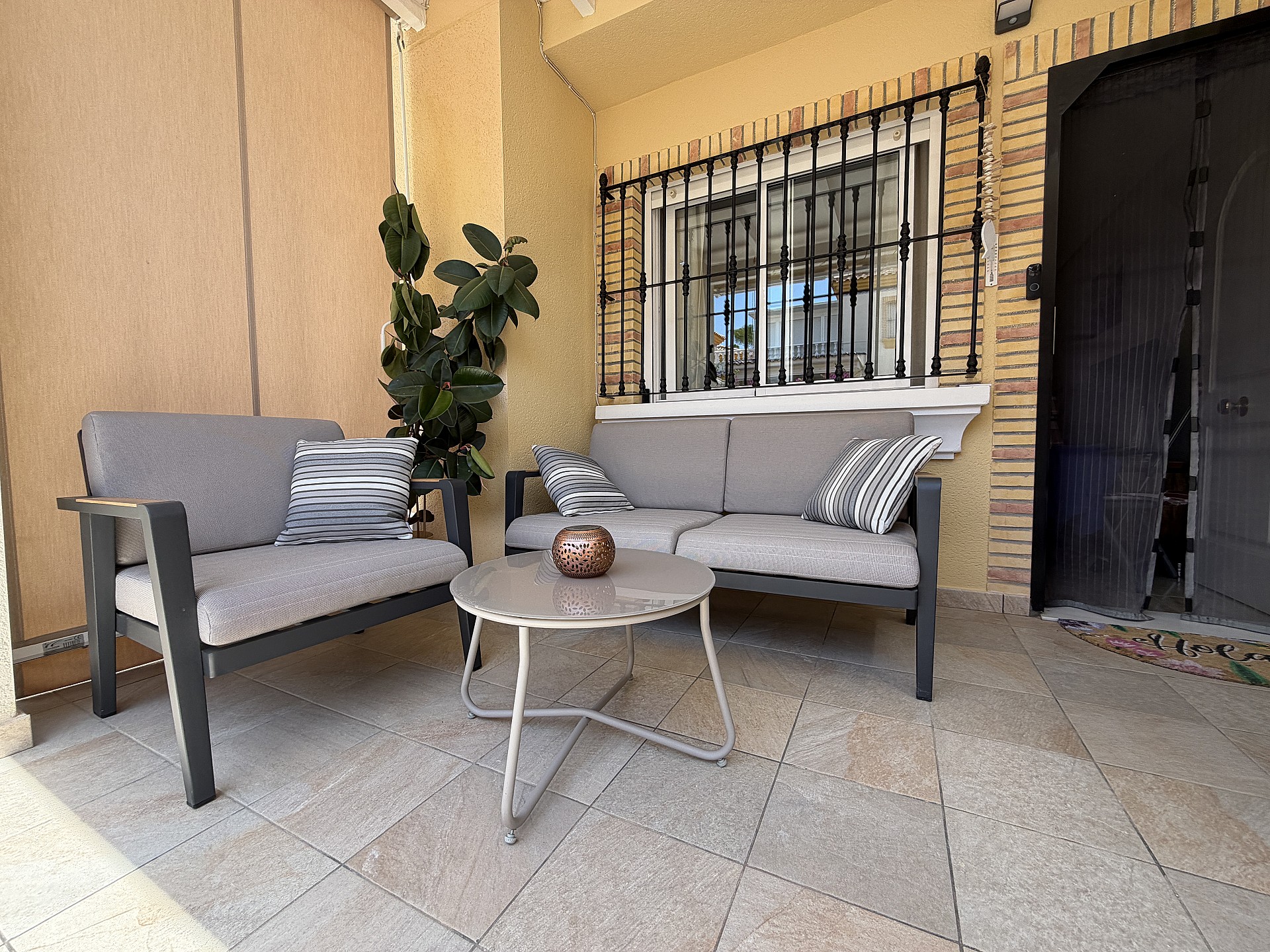 Dining area in apartment for sale in Orihuela Costa