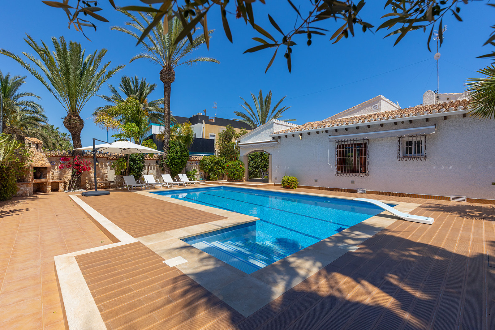 Living room in villa for sale in Orihuela Costa