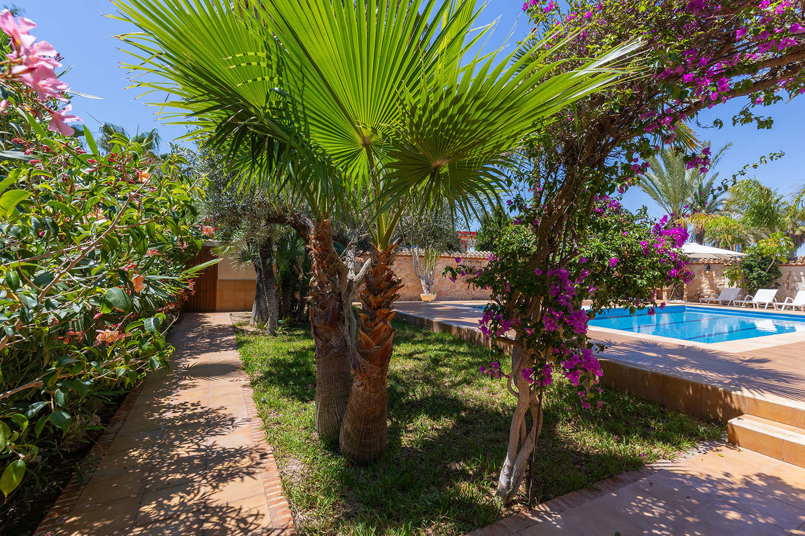 Terrace in villa for sale in Orihuela Costa