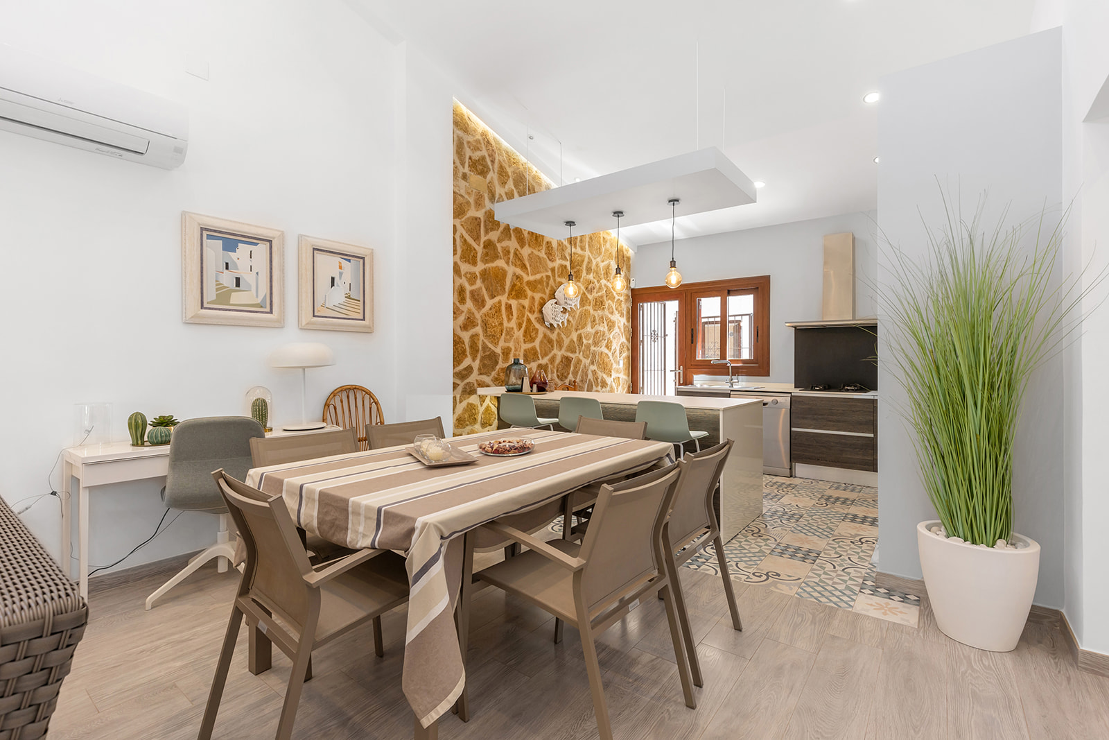 Exterior view in villa for sale in Orihuela Costa