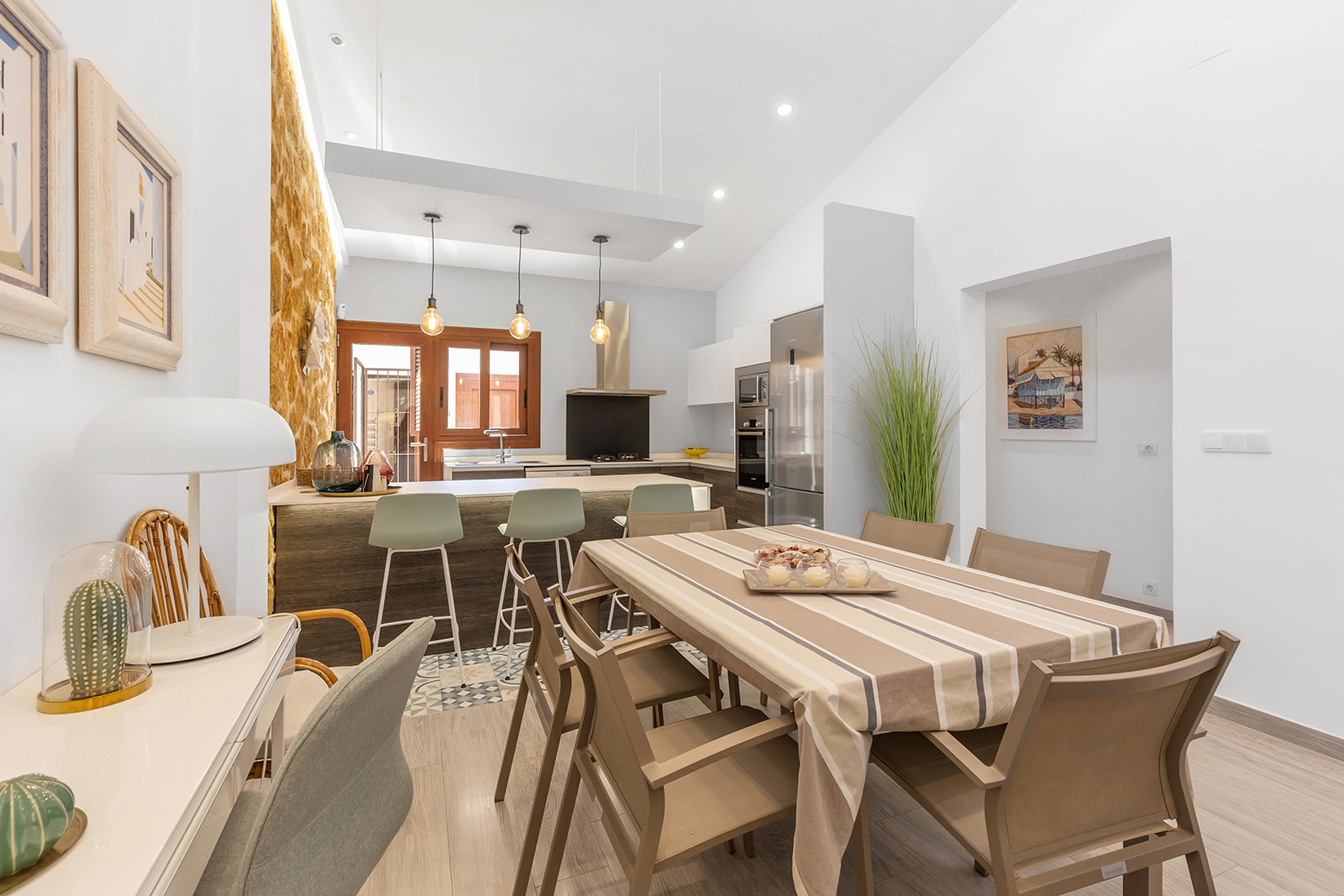 Kitchen in villa for sale in Orihuela Costa